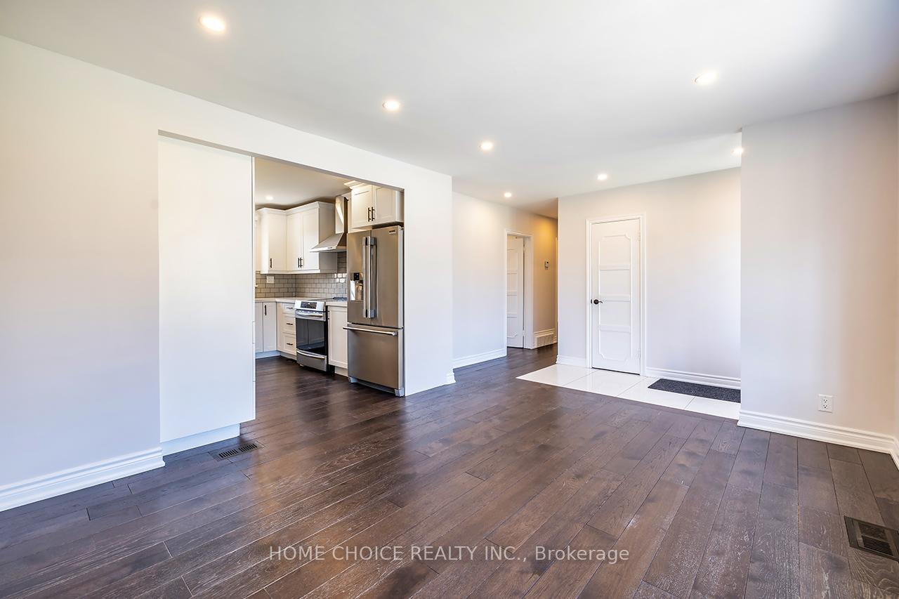 Photo 3 of 288 Windsor Street, Oshawa, Donevan — HOMEH