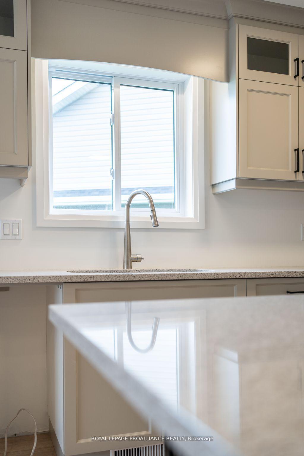 Photo 5 of 72 Stirling Crescent, Prince Edward County, South Marysburg Ward — HOMEH