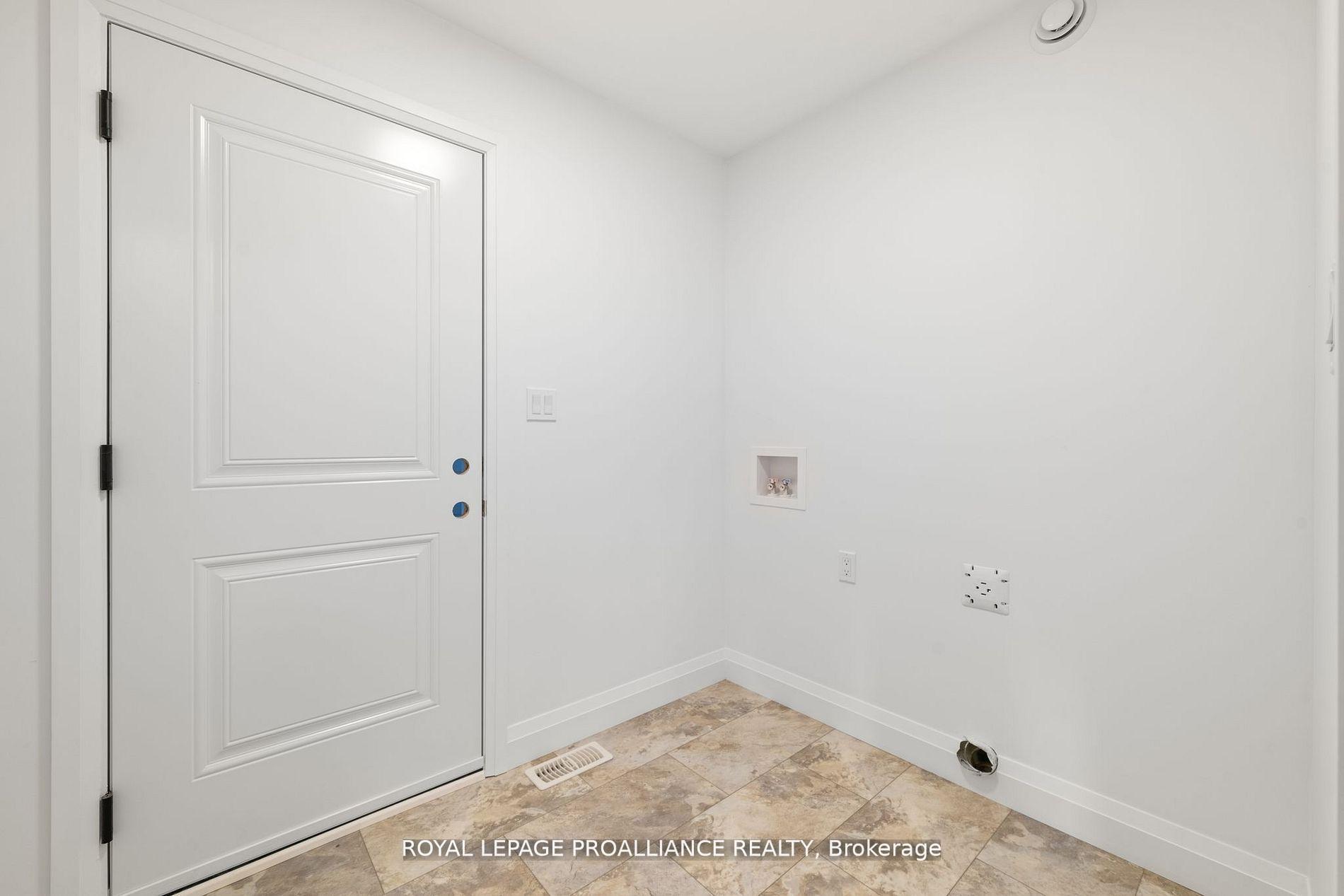 Photo 11 of 72 Stirling Crescent, Prince Edward County, South Marysburg Ward — HOMEH