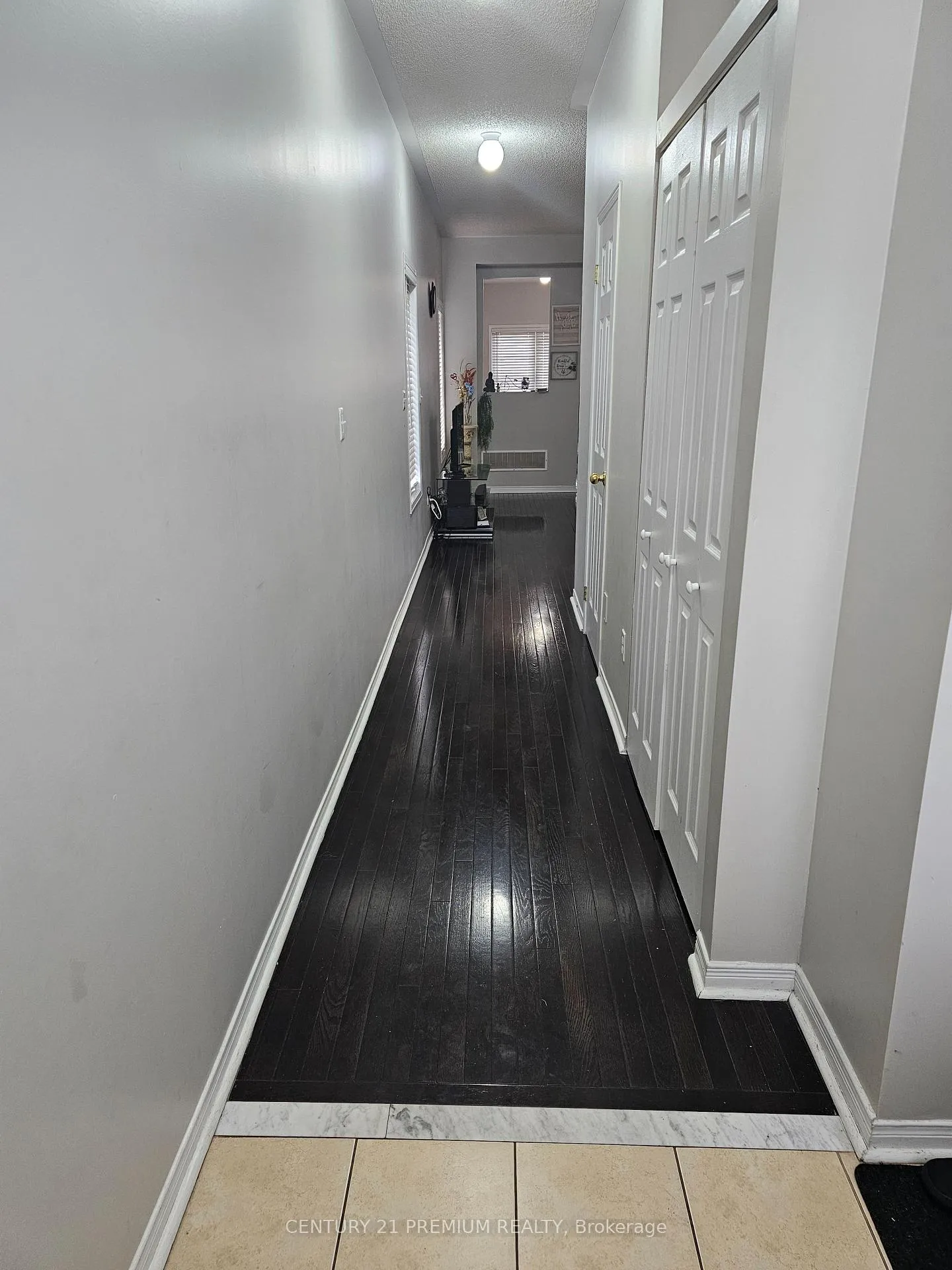 Photo 5 of Unit MAIN, 48 Gulfbrook Circle, Brampton, Heart Lake East — HOMEH
