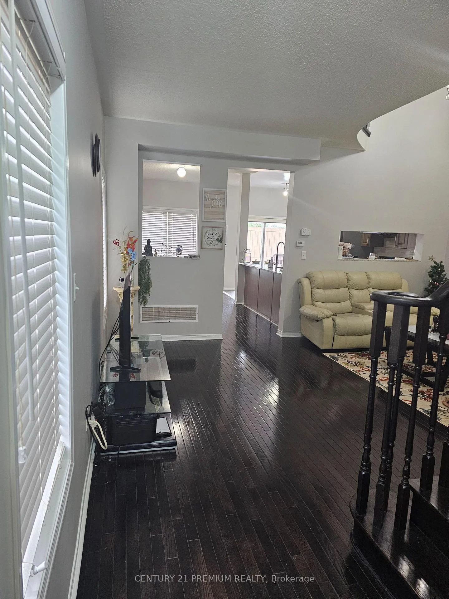 Photo 8 of Unit MAIN, 48 Gulfbrook Circle, Brampton, Heart Lake East — HOMEH