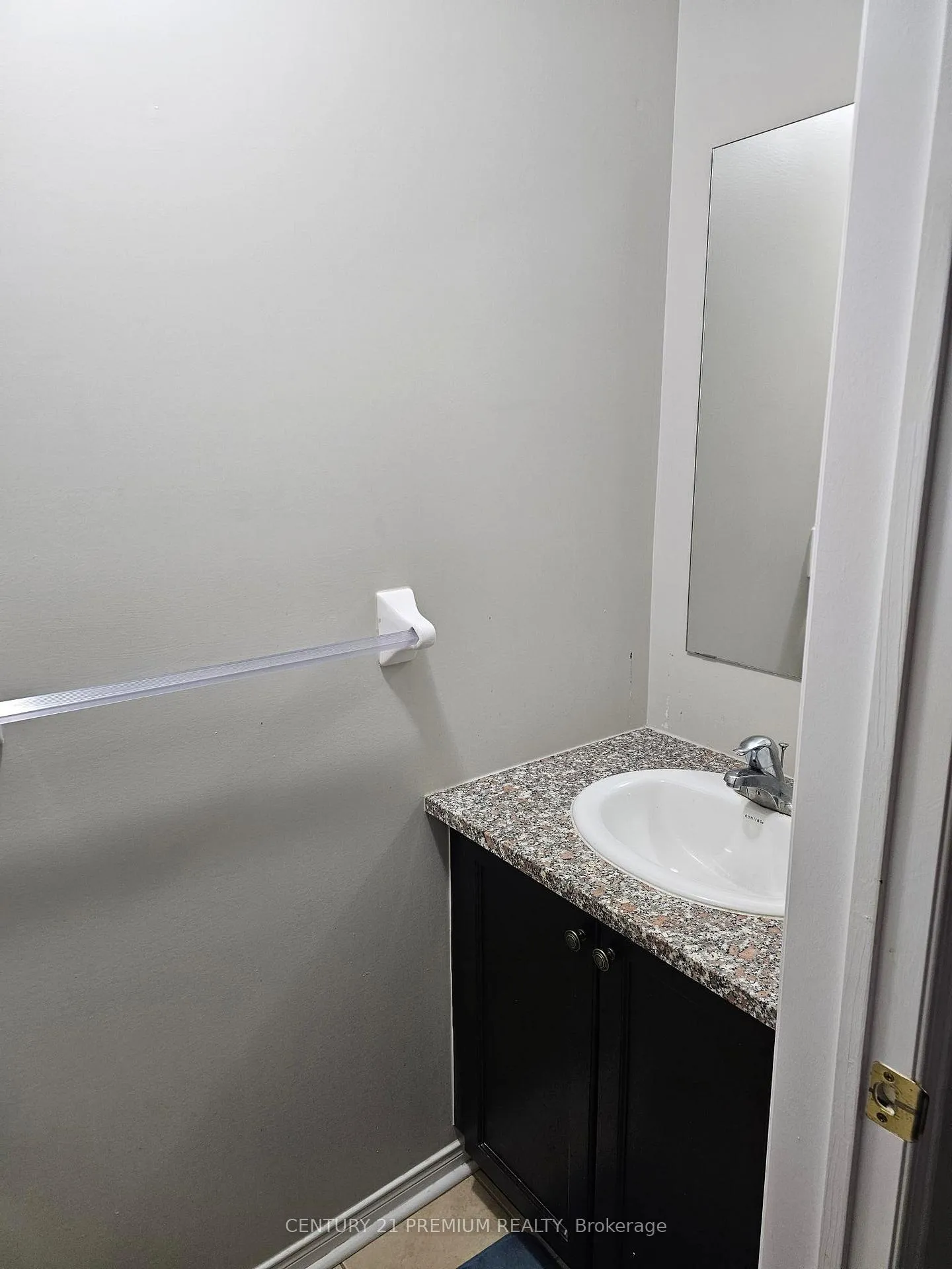 Photo 31 of Unit MAIN, 48 Gulfbrook Circle, Brampton, Heart Lake East — HOMEH