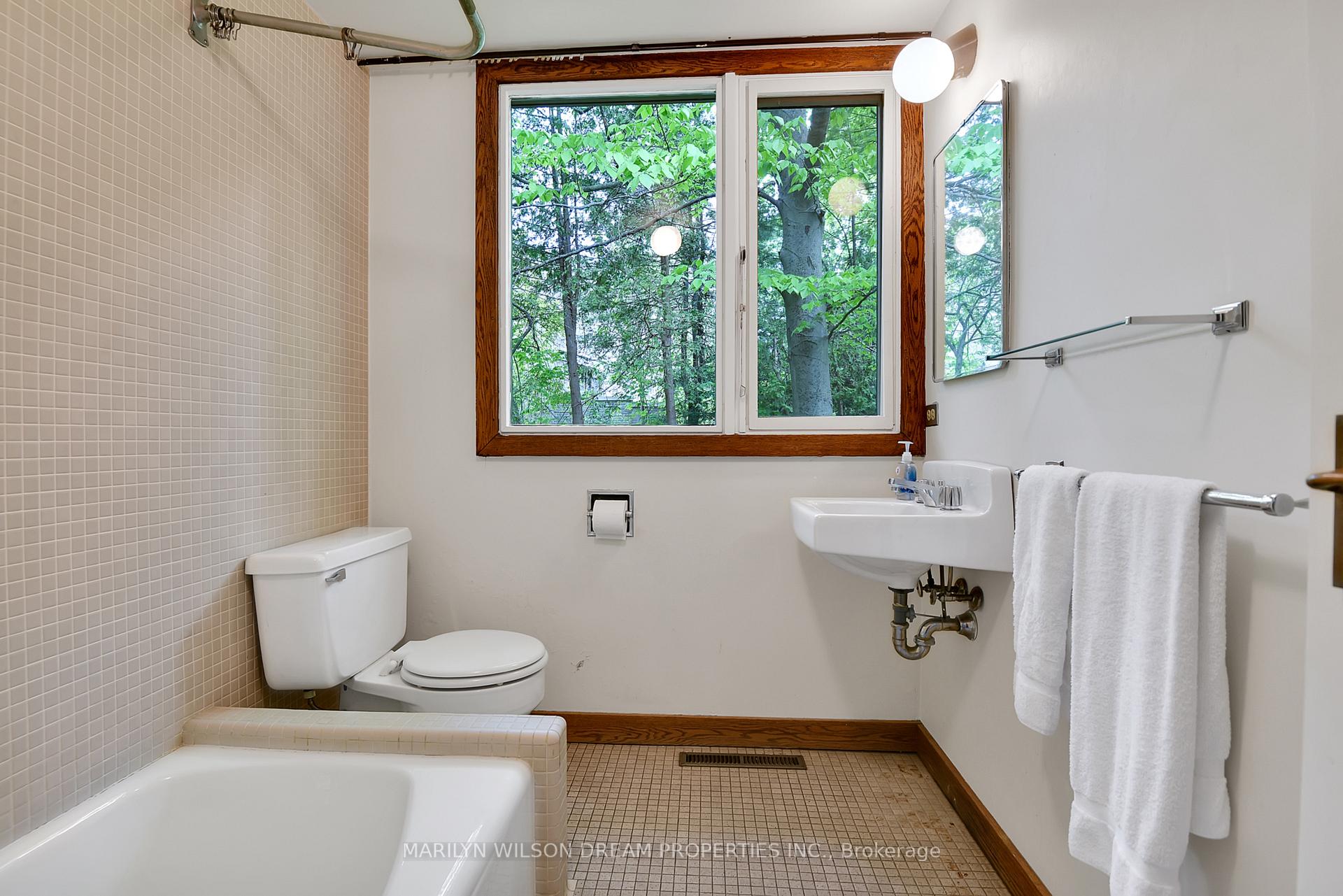 Photo 37 of 145 Lakeway Drive, Ottawa, Rockcliffe — HOMEH