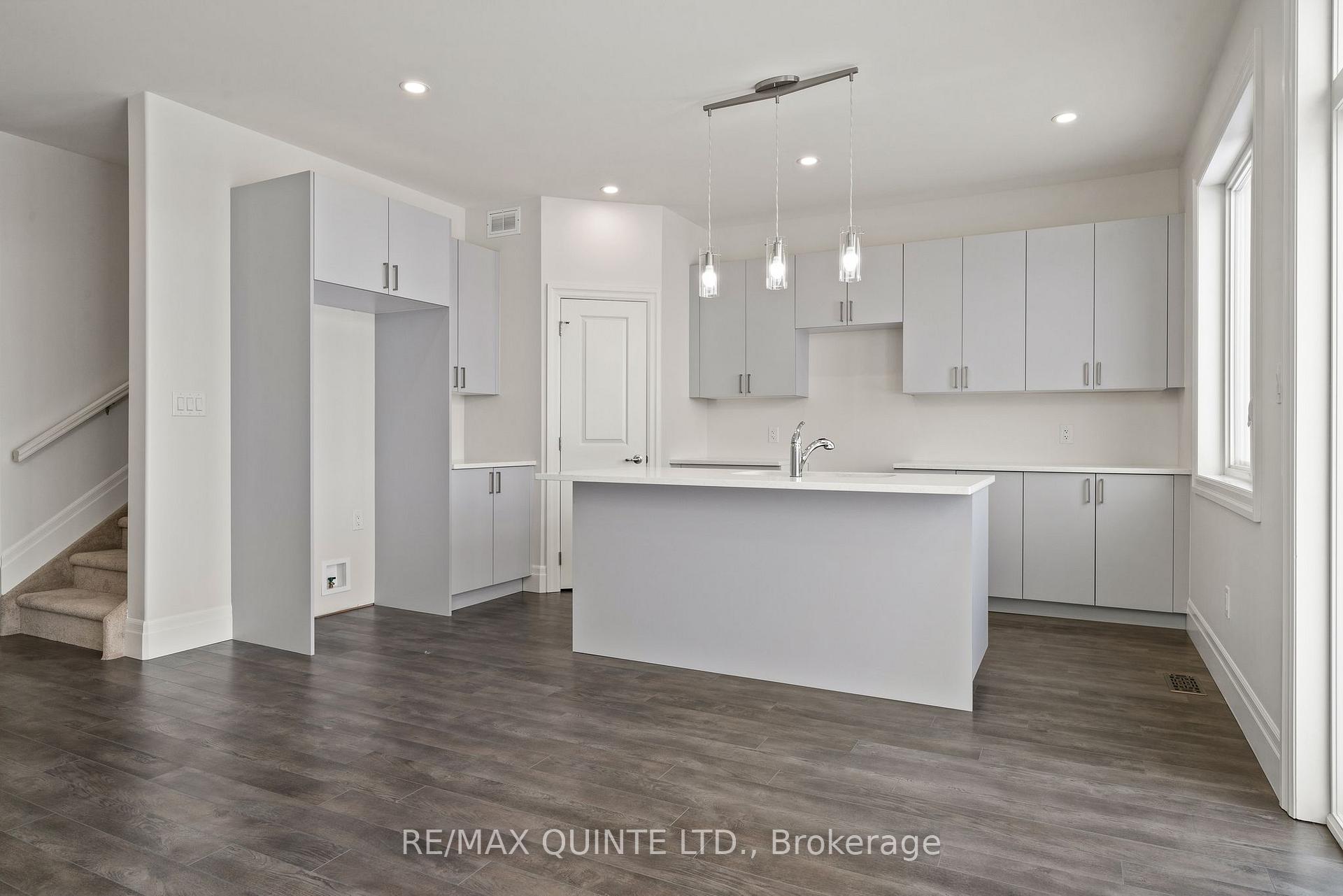 Photo 9 of 216 Beasley Crescent, Prince Edward County, Hallowell Ward — HOMEH