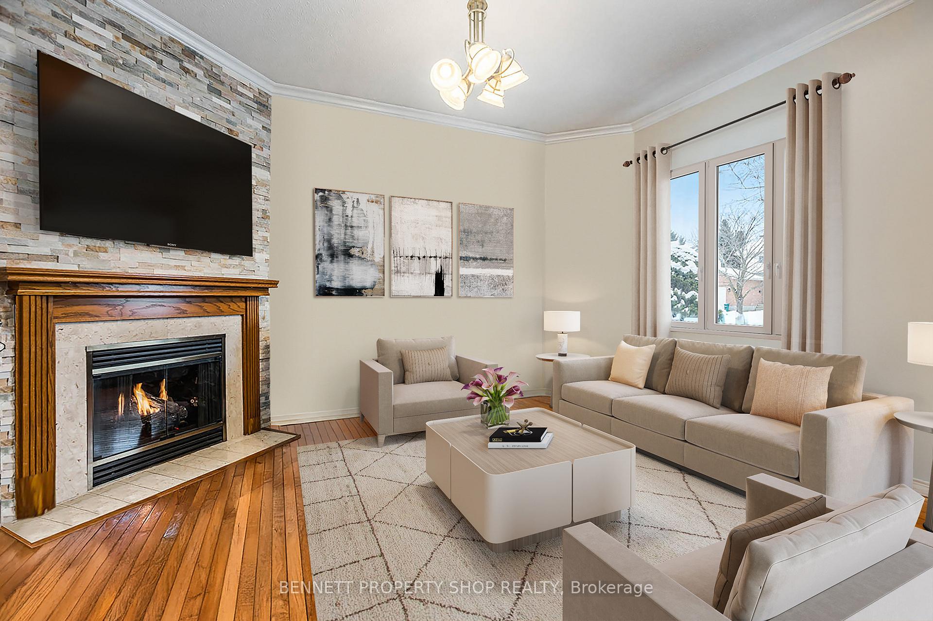 Photo 2 of 1365 Caravel Crescent, Ottawa, Bilberry Creek/Queenswood Heights — HOMEH