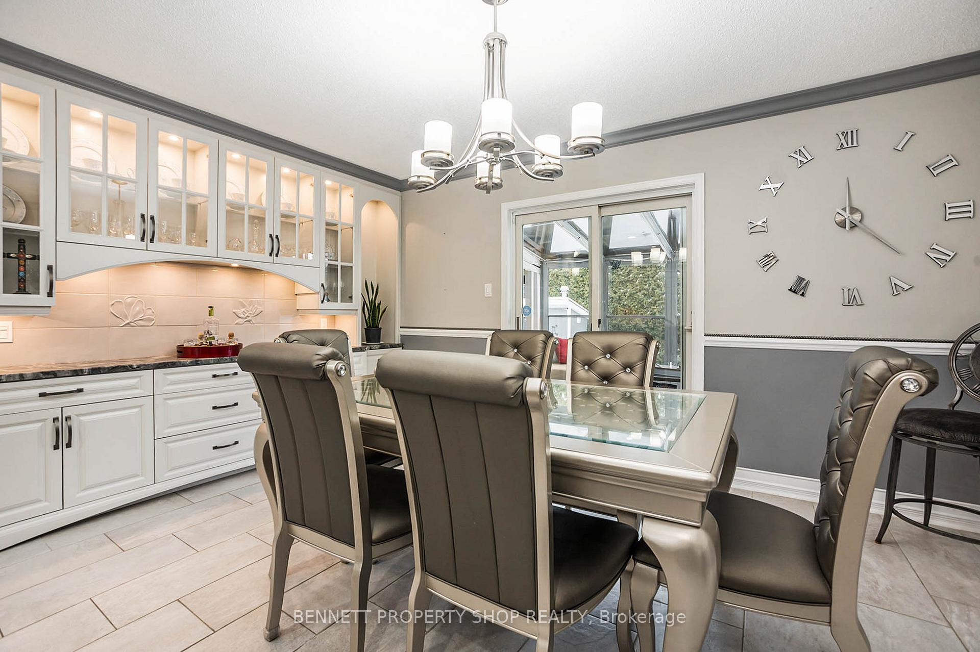 Photo 5 of 1365 Caravel Crescent, Ottawa, Bilberry Creek/Queenswood Heights — HOMEH