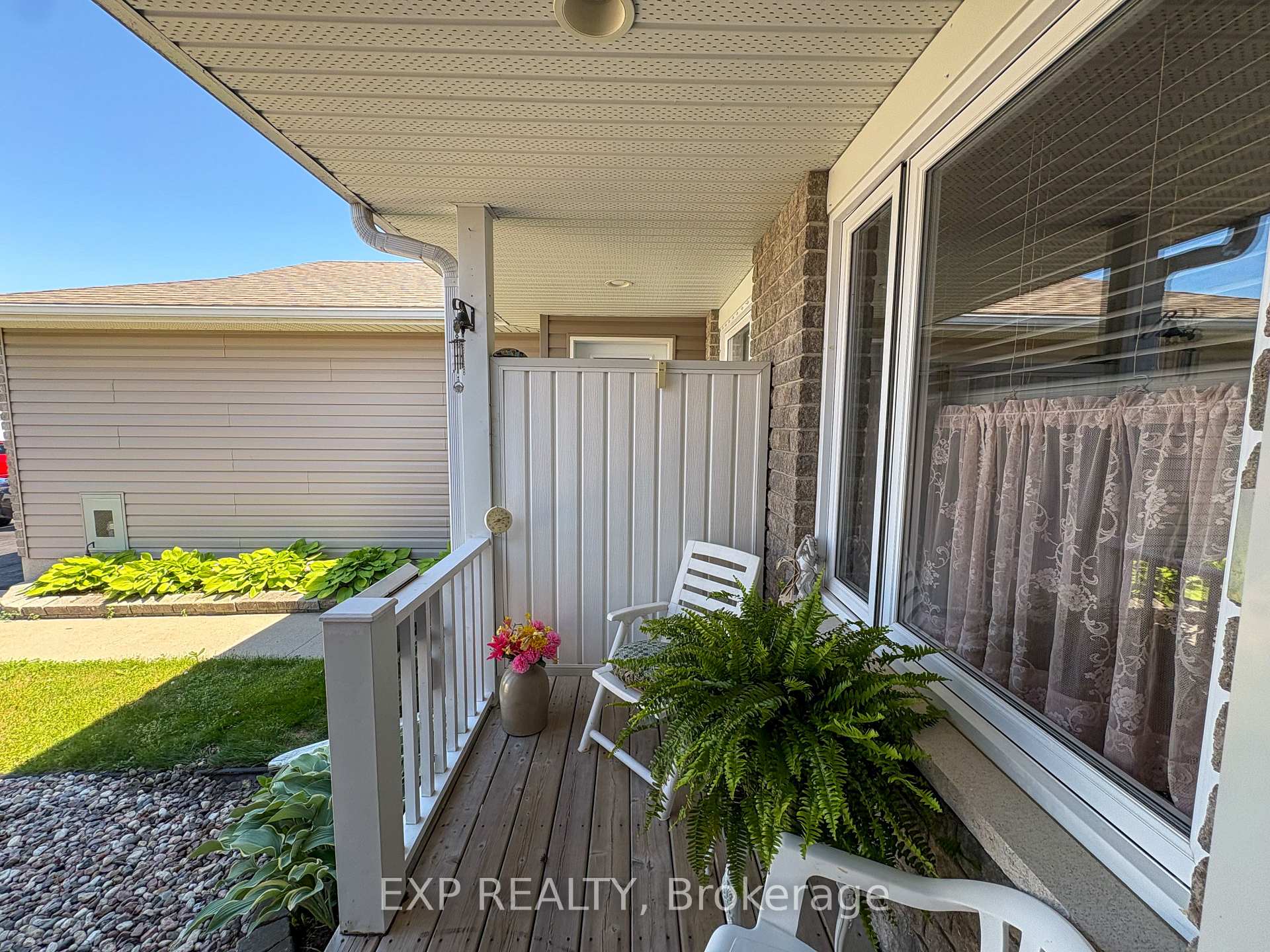 Photo 2 of 872 Eighth Street, Renfrew — HOMEH