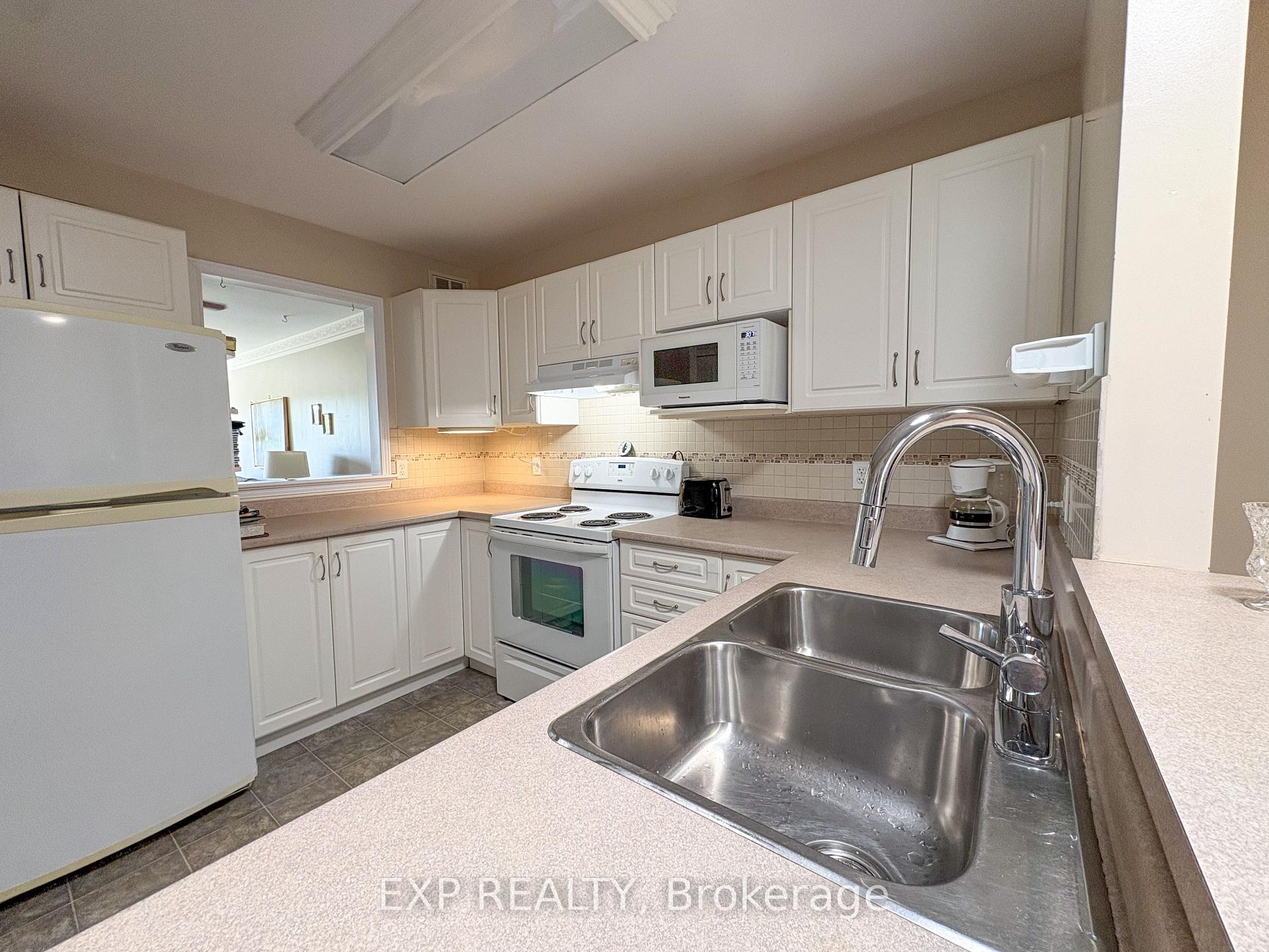 Photo 6 of 872 Eighth Street, Renfrew — HOMEH
