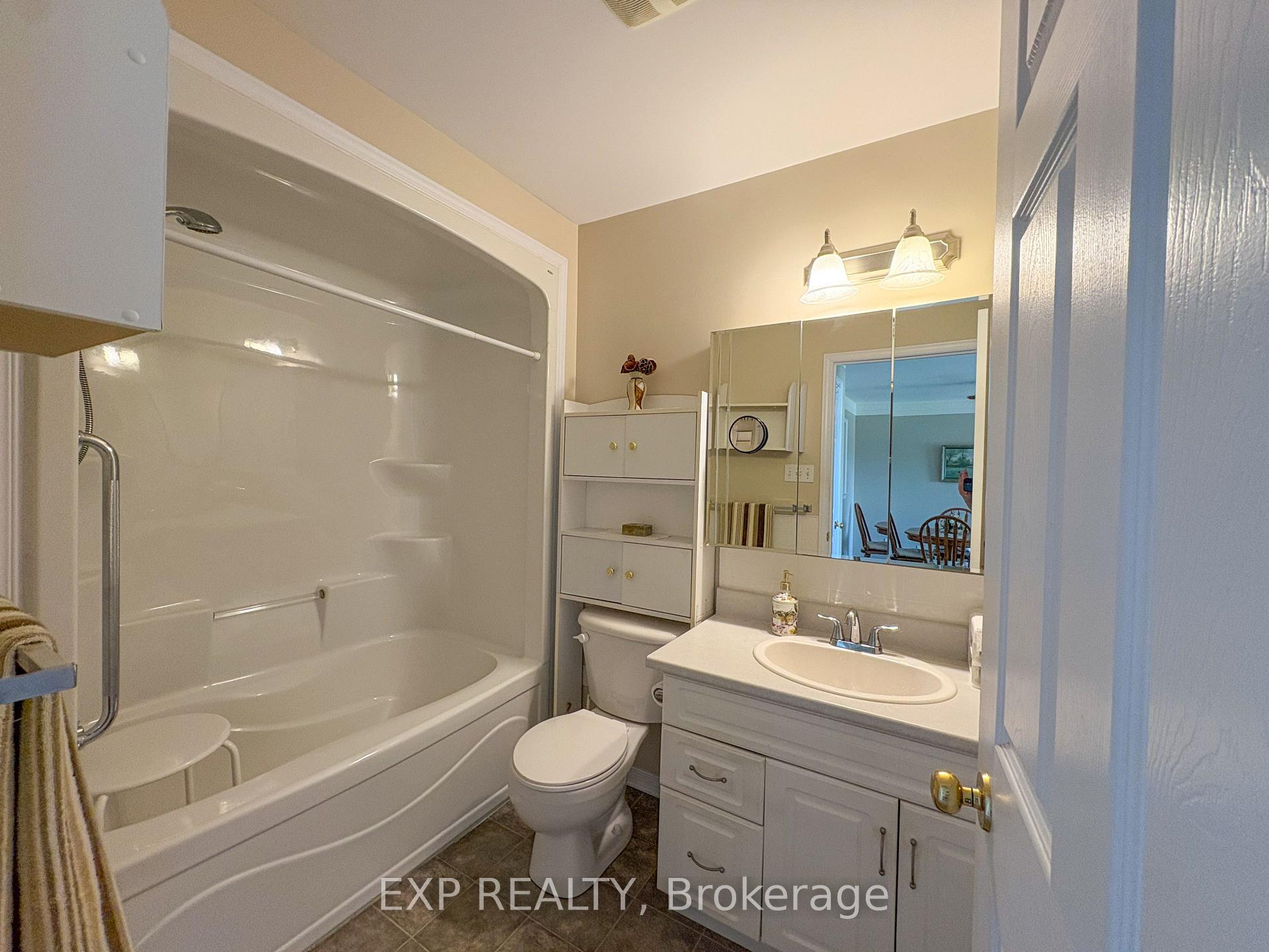 Photo 13 of 872 Eighth Street, Renfrew — HOMEH