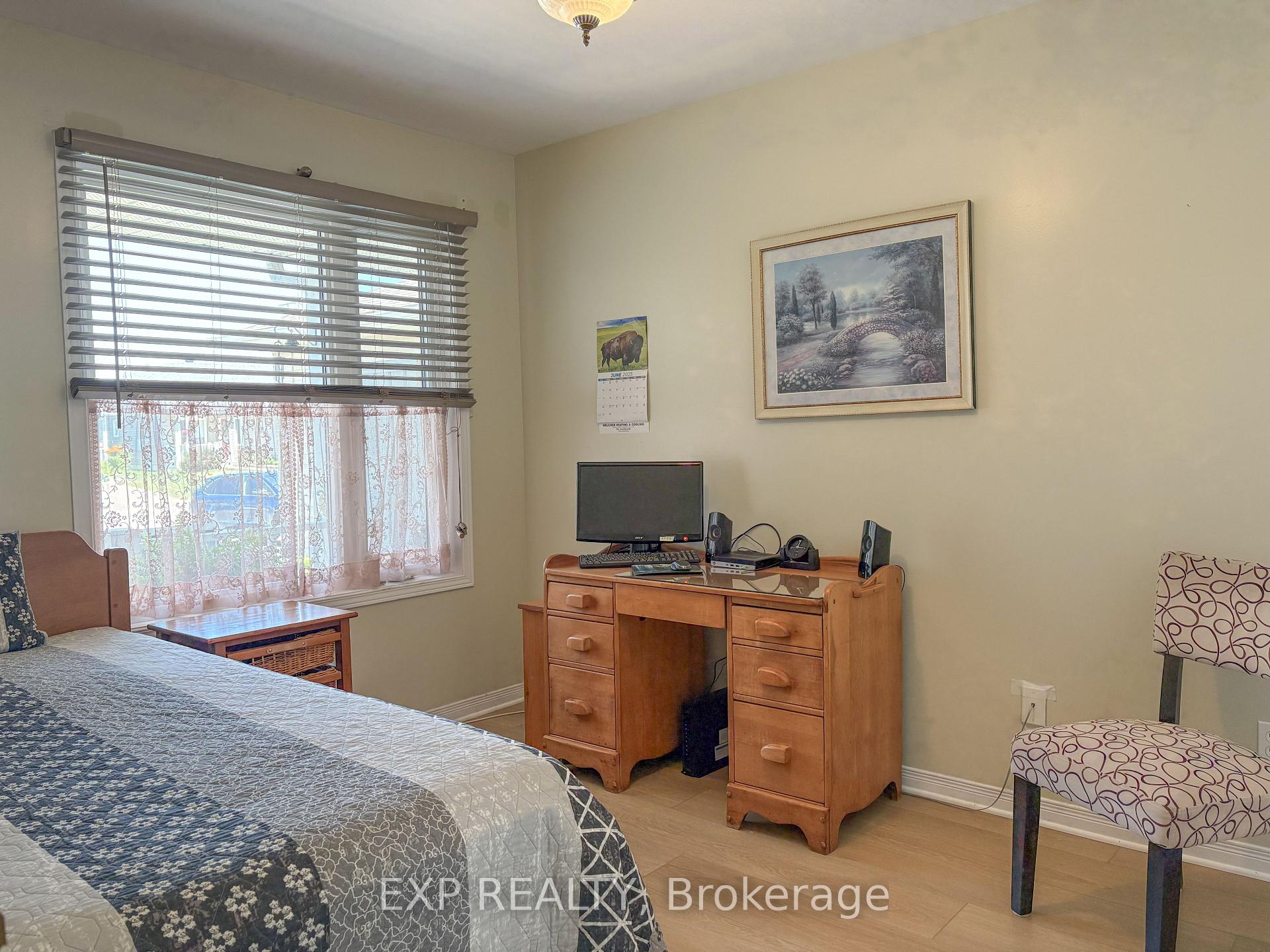 Photo 14 of 872 Eighth Street, Renfrew — HOMEH