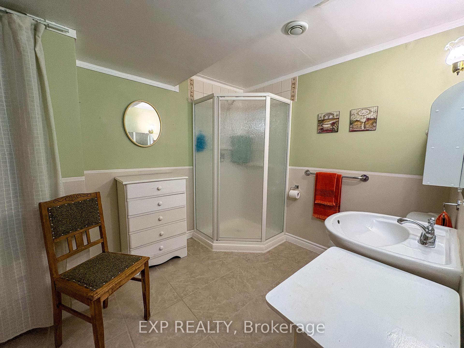Photo 17 of 872 Eighth Street, Renfrew — HOMEH