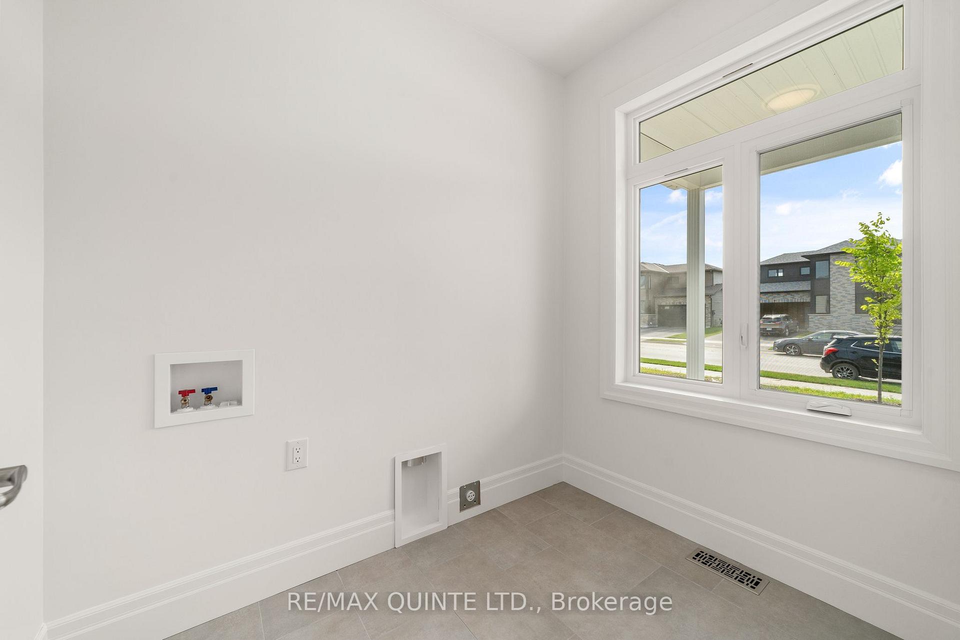 Photo 5 of 81 George Wright Boulevard, Prince Edward County, Hallowell Ward — HOMEH