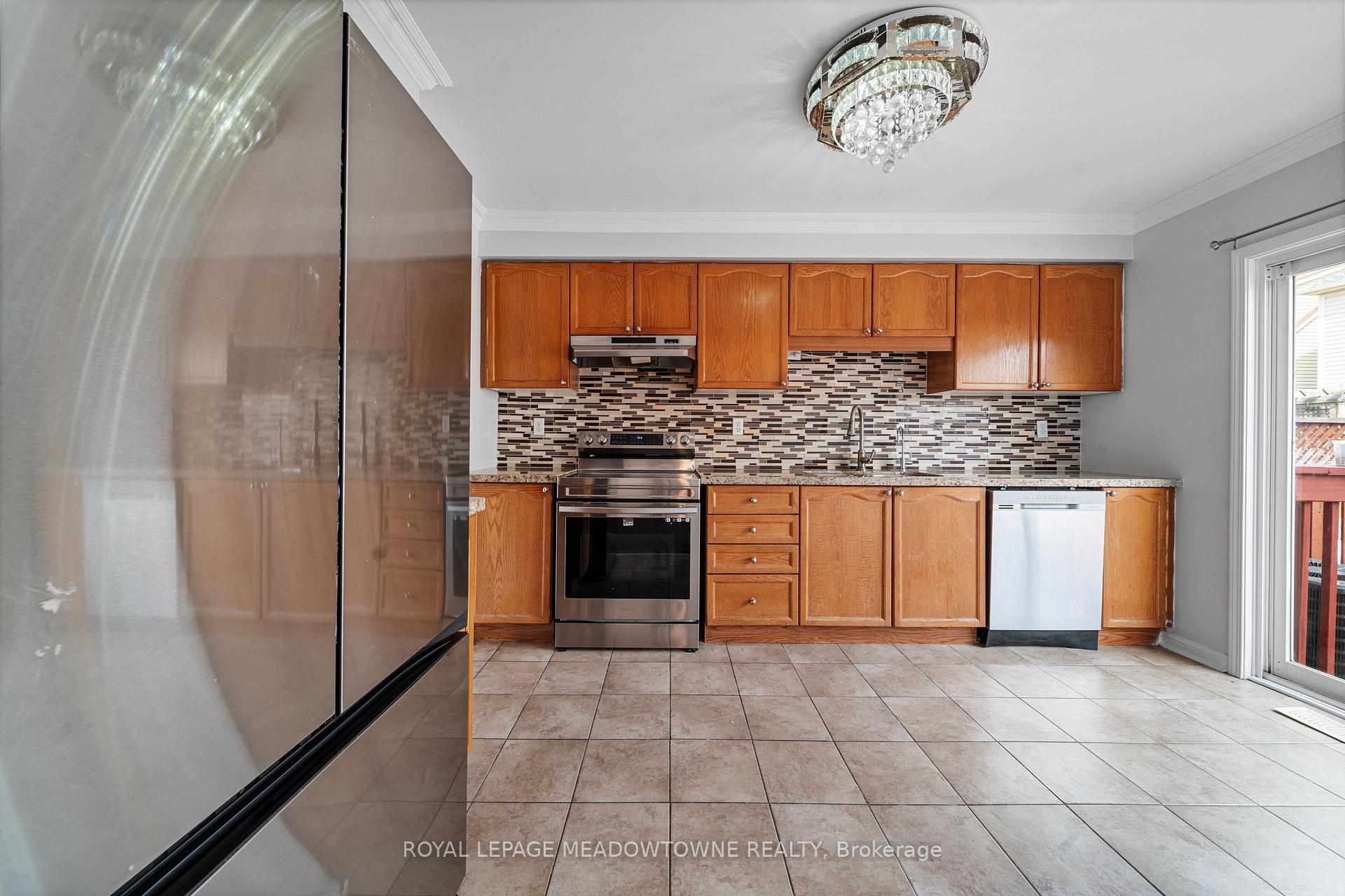 Photo 7 of 433 Baverstock Crescent, Milton, Clarke — HOMEH