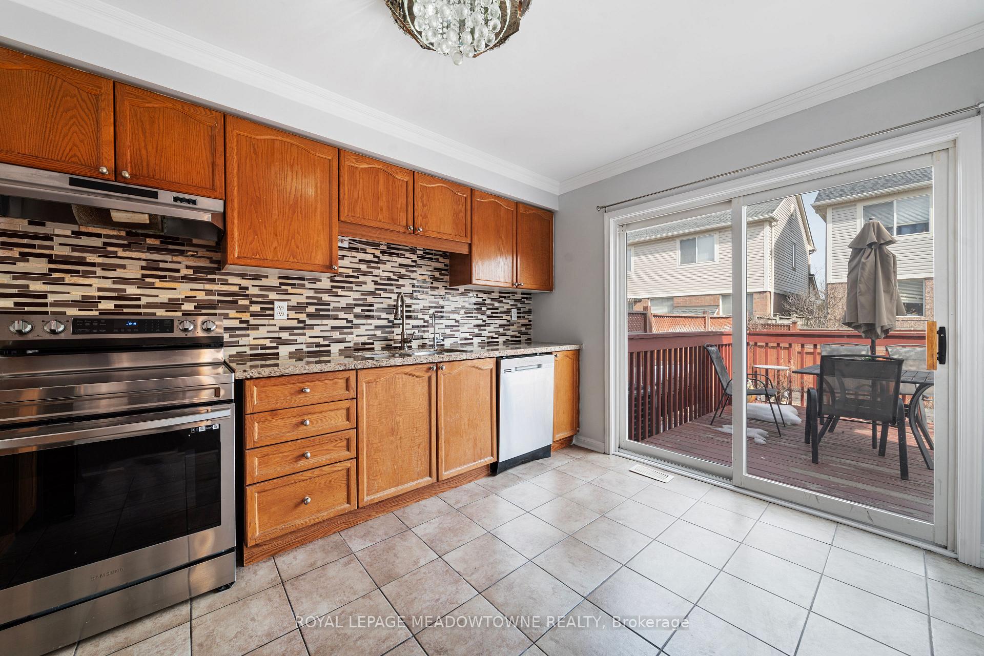 Photo 9 of 433 Baverstock Crescent, Milton, Clarke — HOMEH