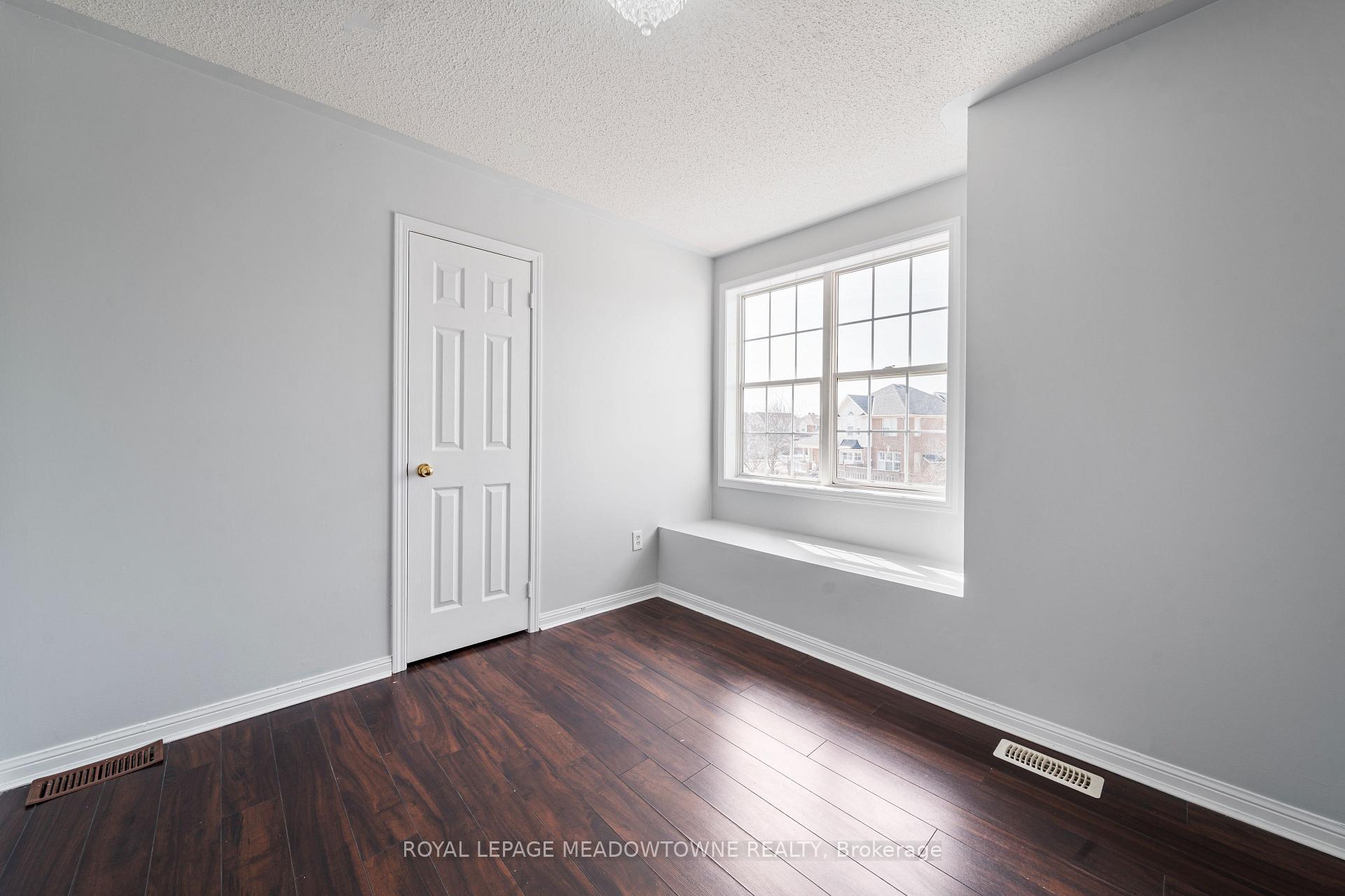 Photo 10 of 433 Baverstock Crescent, Milton, Clarke — HOMEH