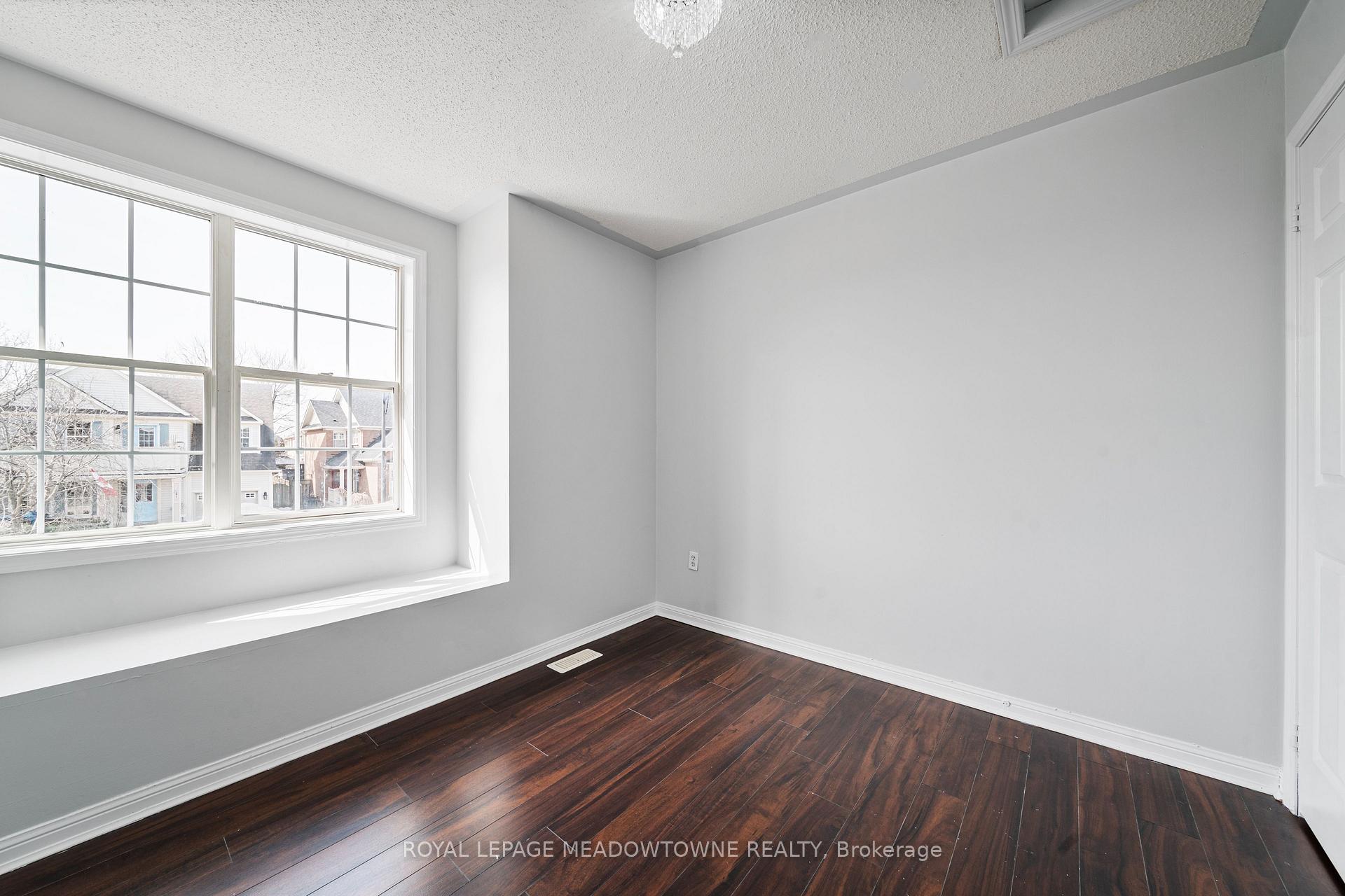 Photo 11 of 433 Baverstock Crescent, Milton, Clarke — HOMEH