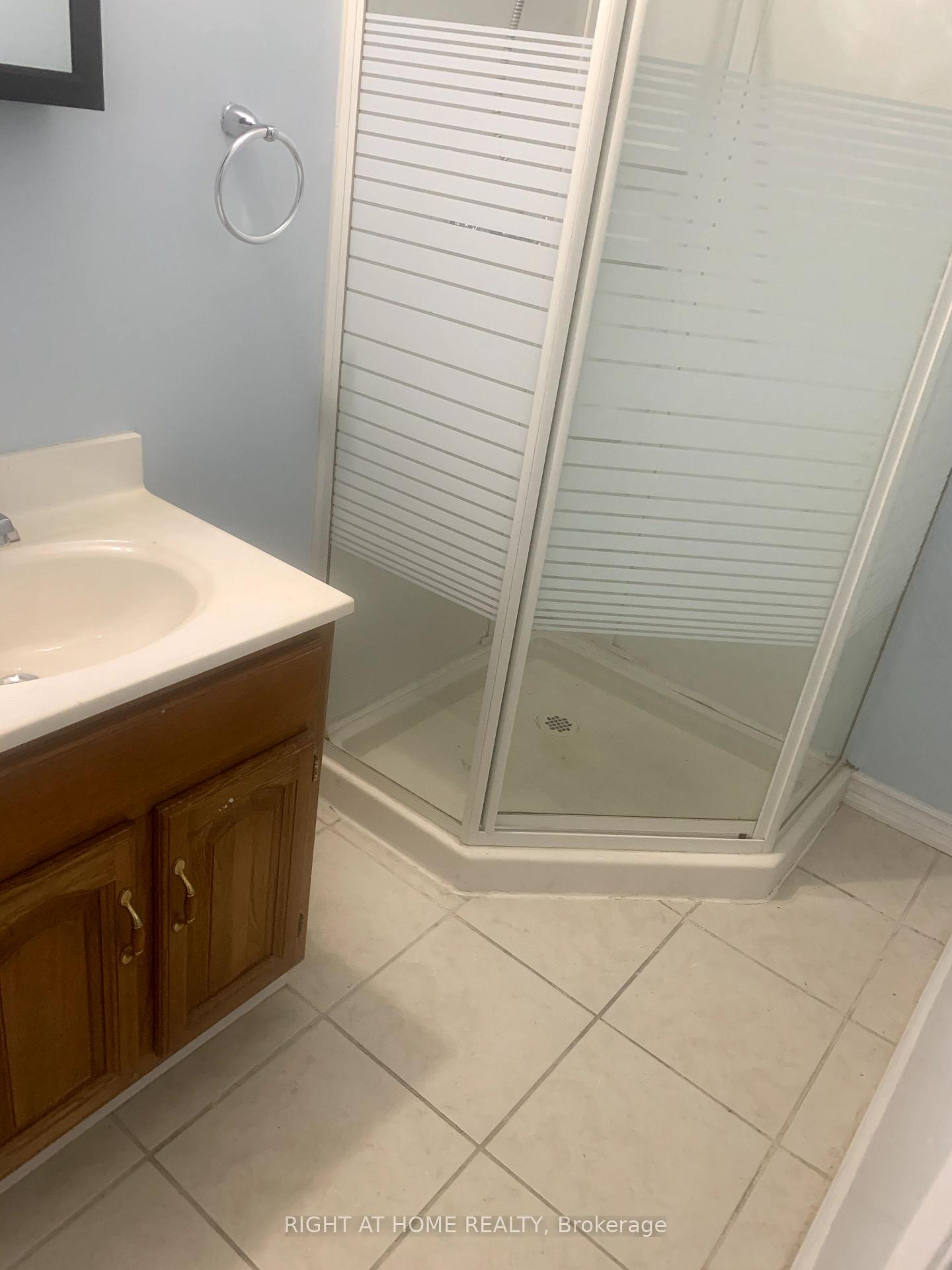 Photo 22 of 369 Calvert Court, Oshawa, Lakeview — HOMEH