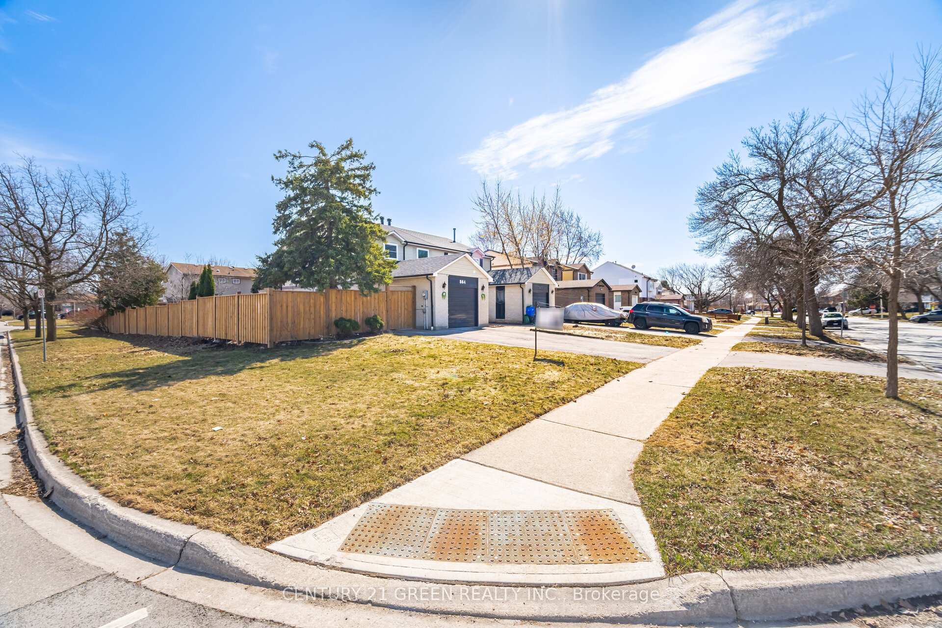 Photo 4 of 864 Laurier Avenue, Milton, Timberlea — HOMEH