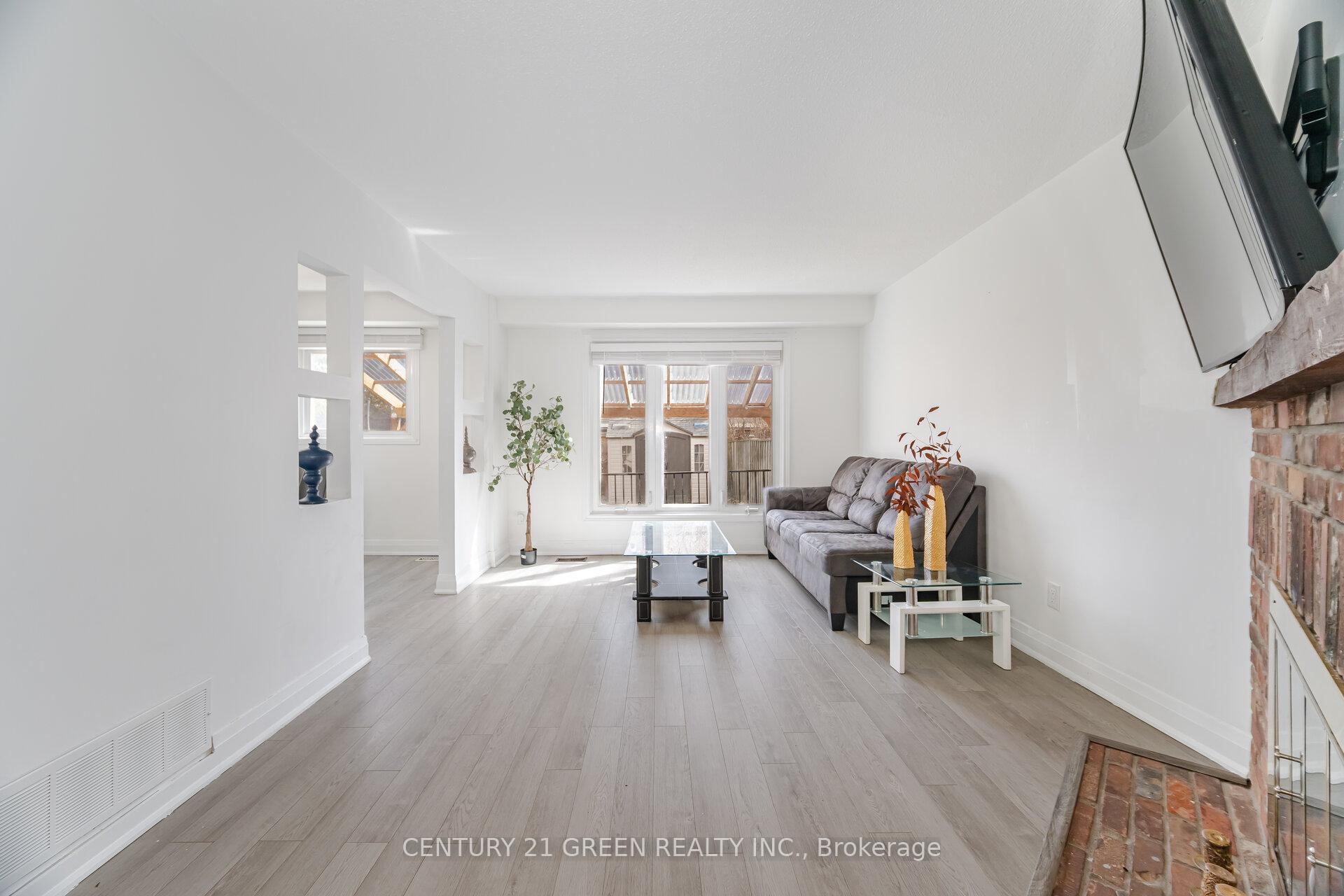 Photo 9 of 864 Laurier Avenue, Milton, Timberlea — HOMEH