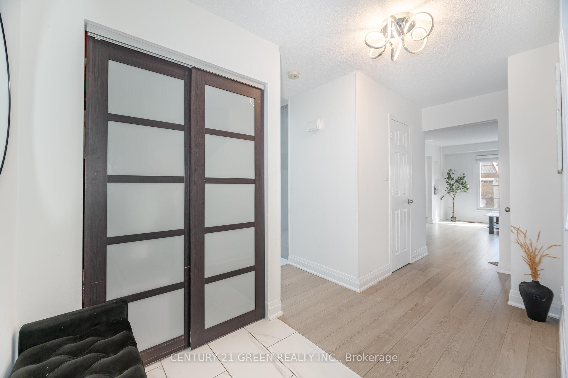 Photo 11 of 864 Laurier Avenue, Milton, Timberlea — HOMEH