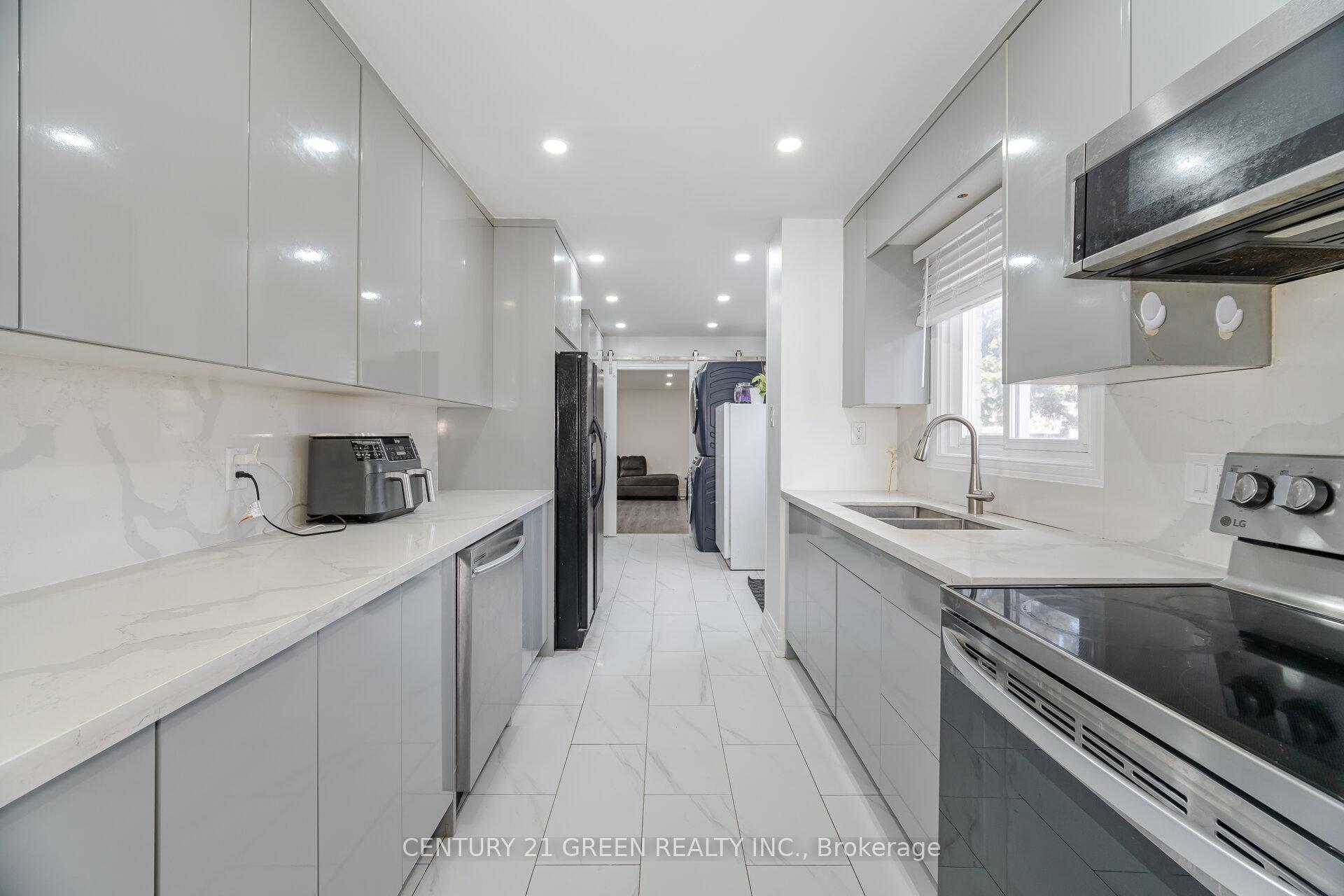 Photo 17 of 864 Laurier Avenue, Milton, Timberlea — HOMEH