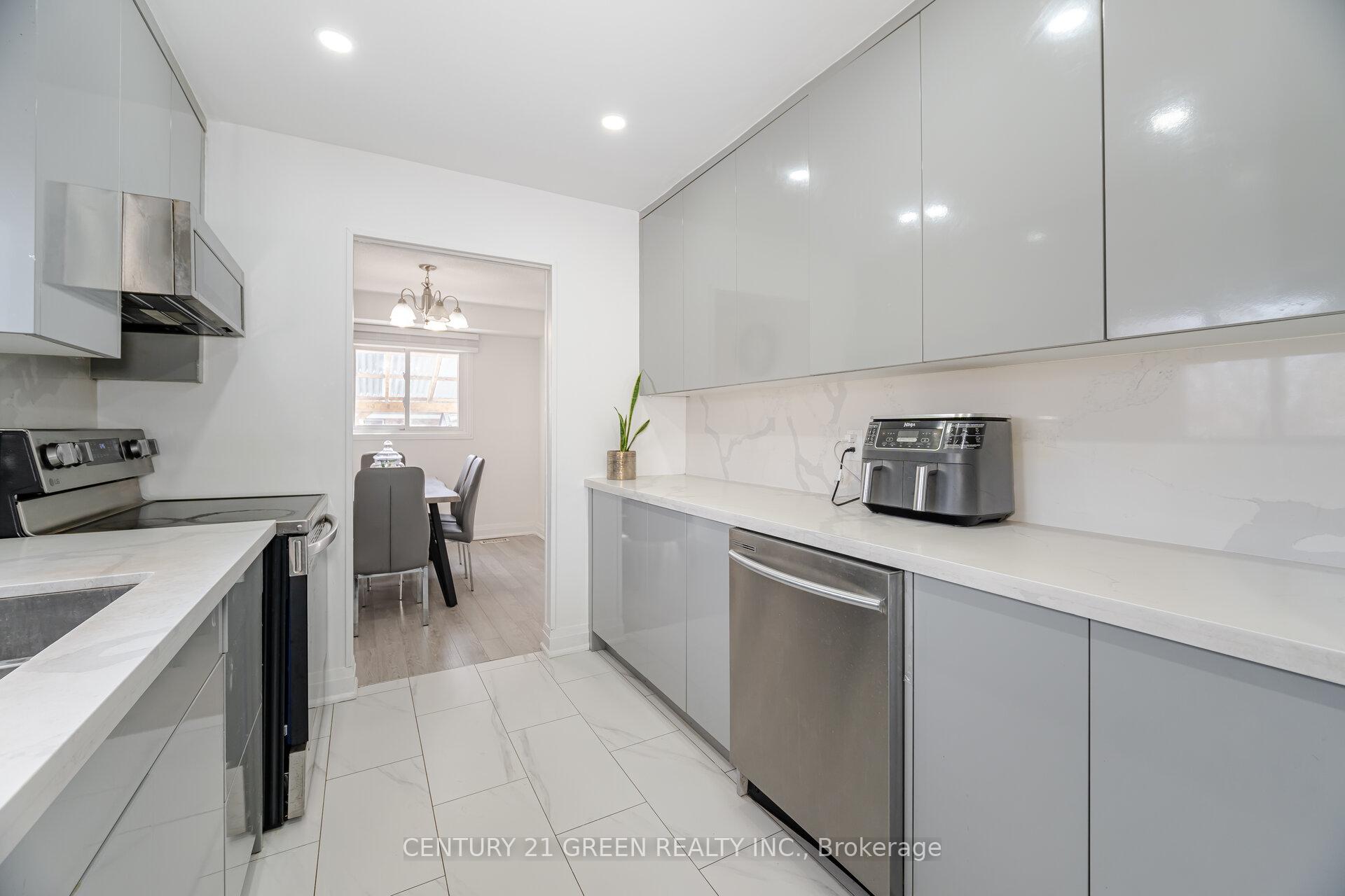 Photo 18 of 864 Laurier Avenue, Milton, Timberlea — HOMEH