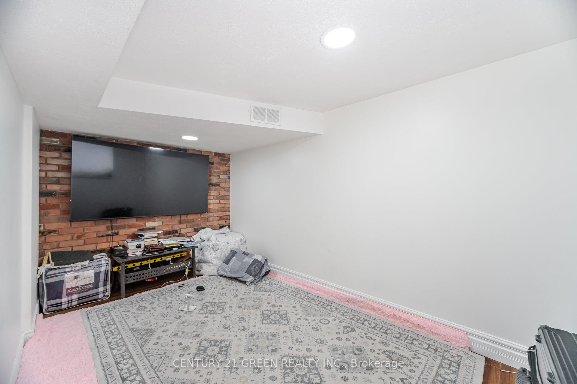 Photo 37 of 864 Laurier Avenue, Milton, Timberlea — HOMEH