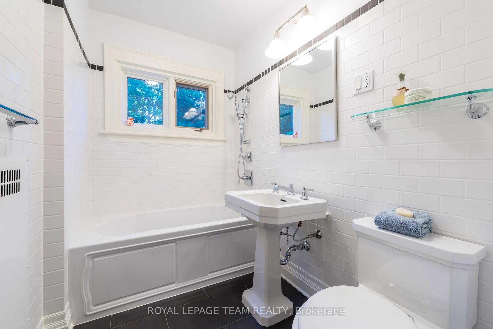 Photo 20 of 251 Park Road, Ottawa, Rockcliffe — HOMEH