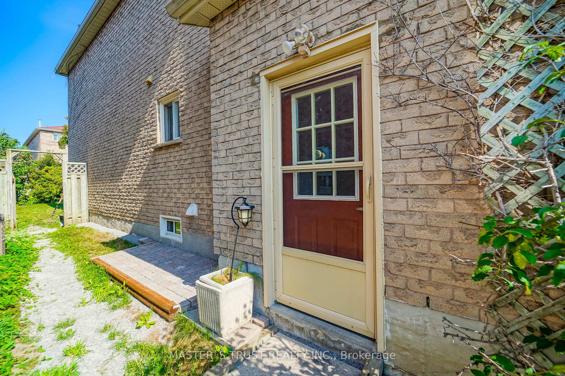 Photo 7 of 2380 Denvale Drive, Pickering, Brock Ridge — HOMEH