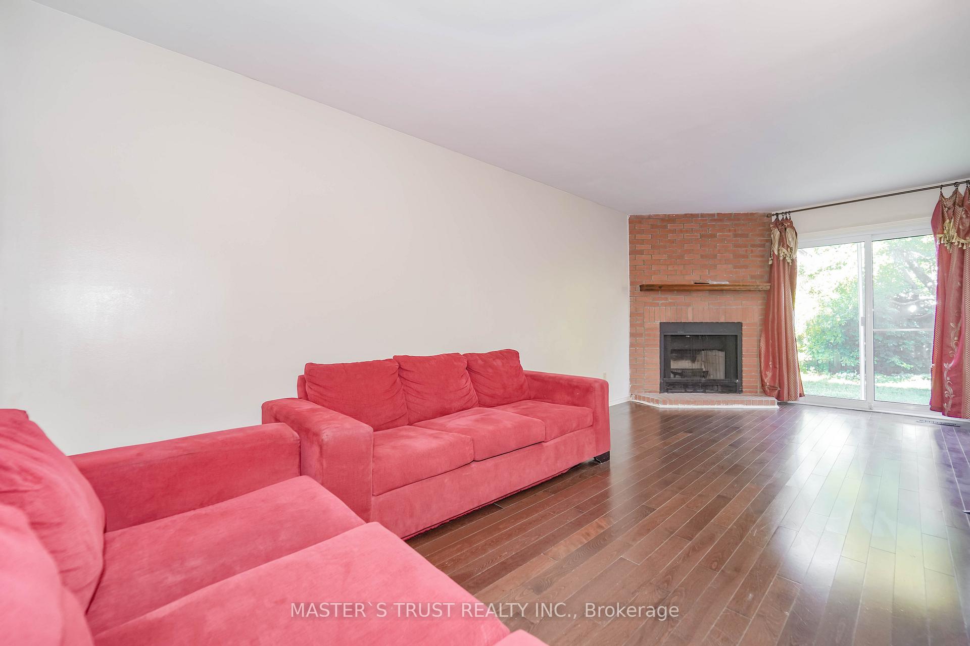 Photo 16 of 2380 Denvale Drive, Pickering, Brock Ridge — HOMEH