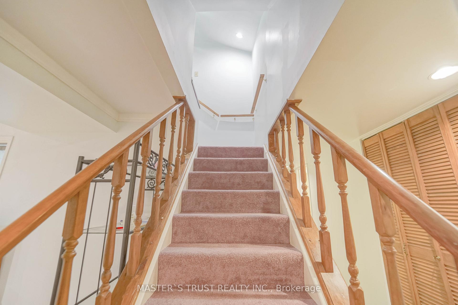 Photo 23 of 2380 Denvale Drive, Pickering, Brock Ridge — HOMEH