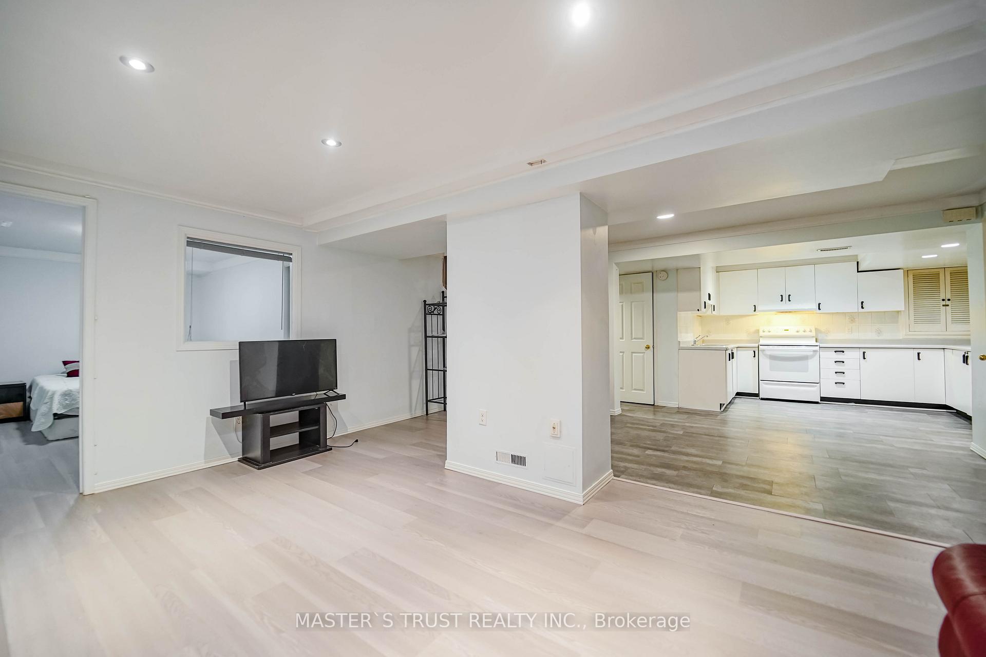 Photo 25 of 2380 Denvale Drive, Pickering, Brock Ridge — HOMEH