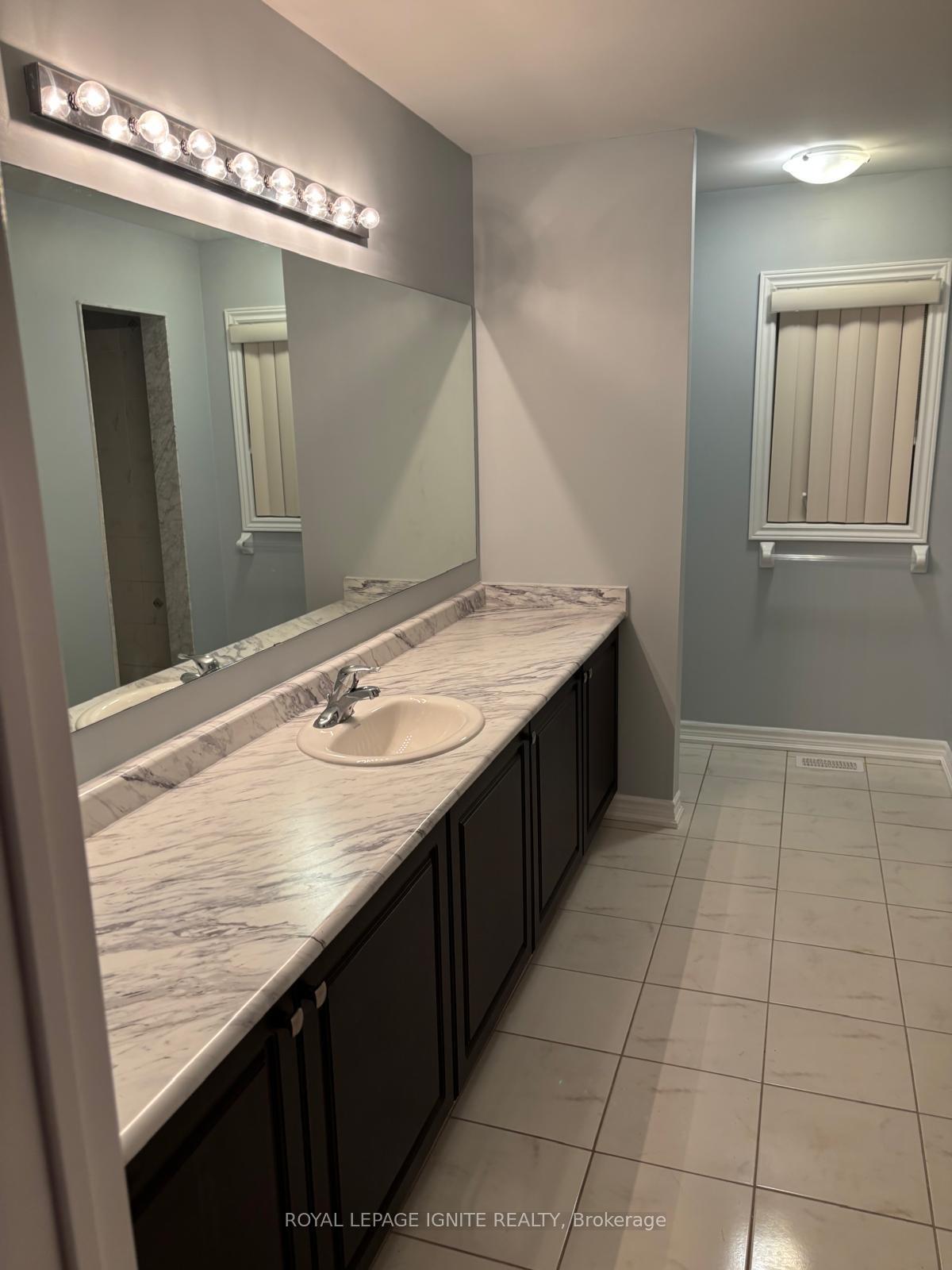 Photo 22 of 1854 Douglas Langtree Drive, Oshawa, Taunton — HOMEH