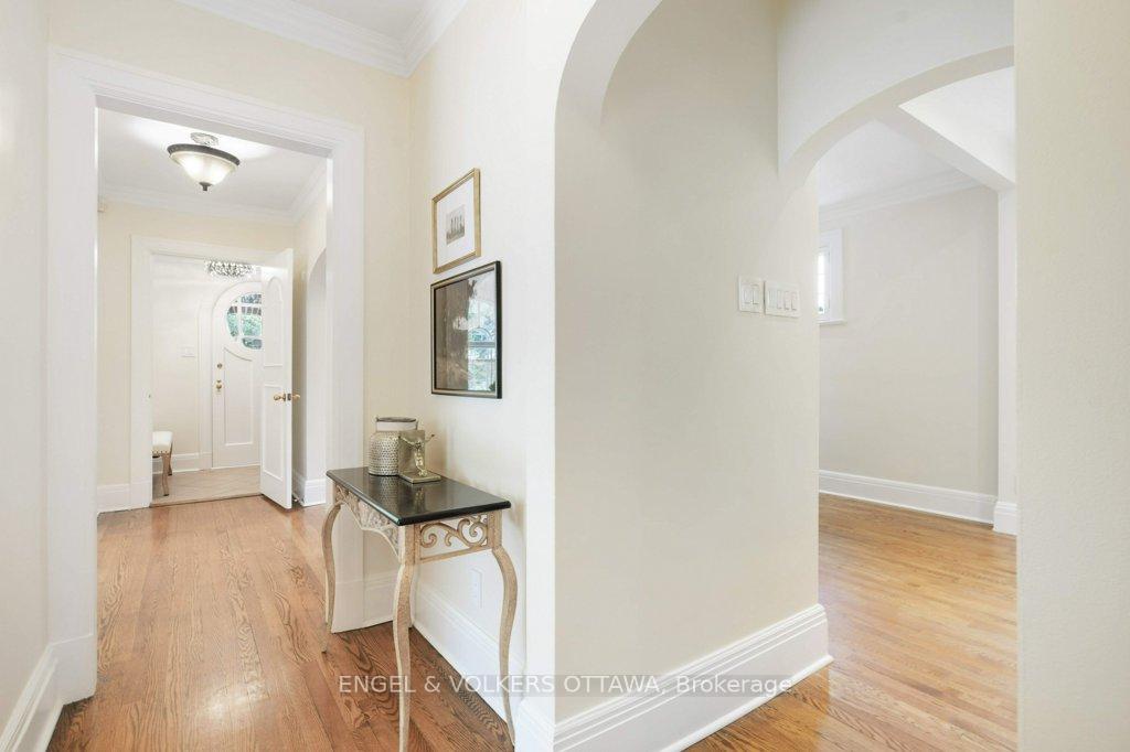 Photo 5 of 386 Ashbury Road, Ottawa, Rockcliffe — HOMEH