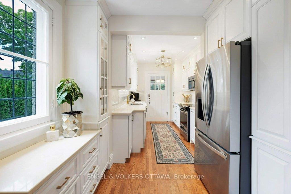 Photo 8 of 386 Ashbury Road, Ottawa, Rockcliffe — HOMEH