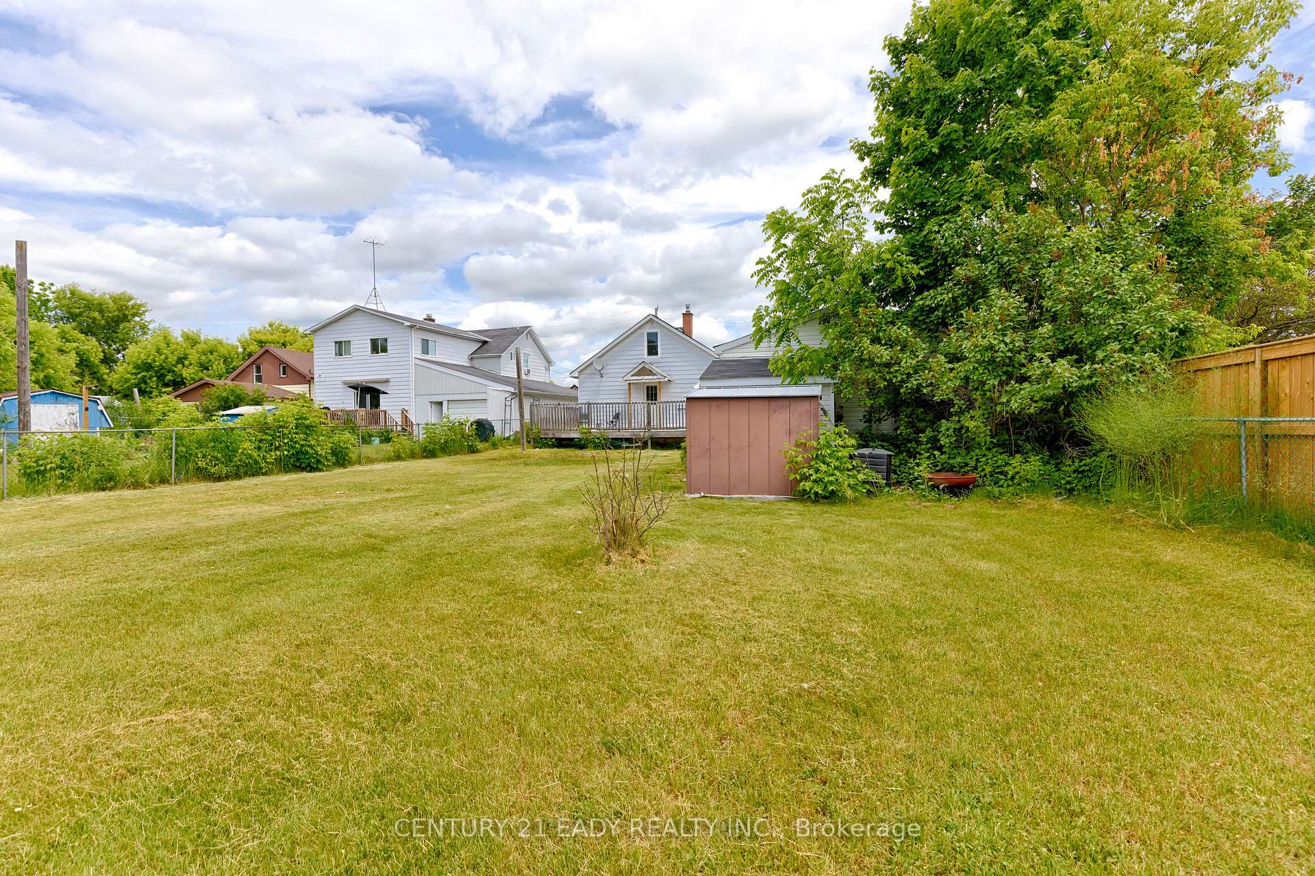 Photo 10 of 424 Moore Street, Renfrew — HOMEH
