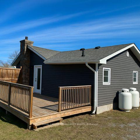 Photo 3 of 2237 County Rd 3, Prince Edward County, Ameliasburgh — HOMEH