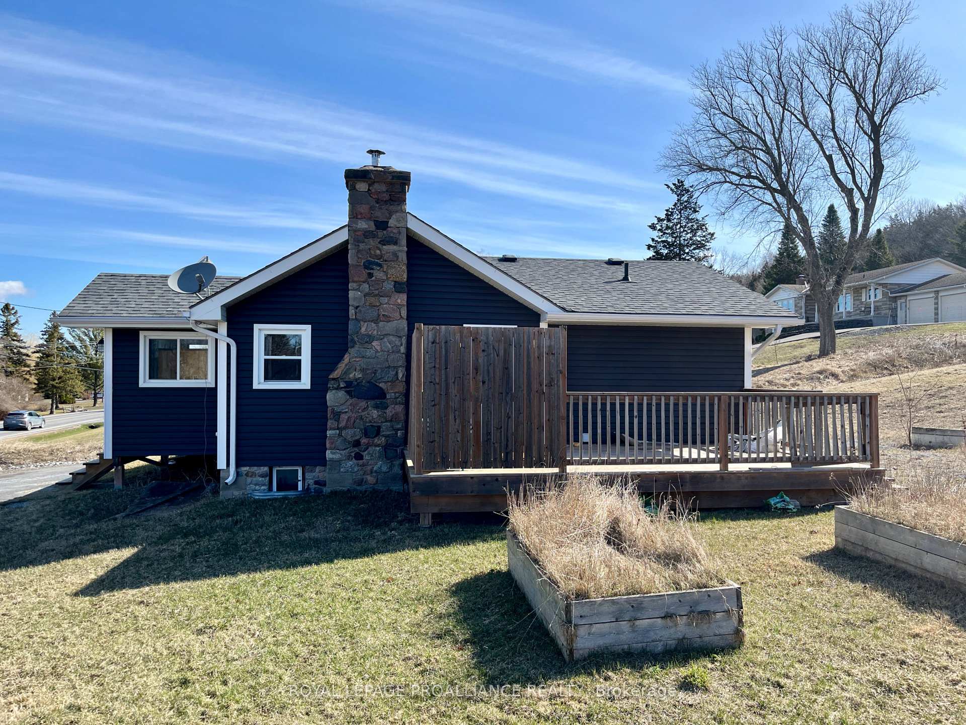 Photo 4 of 2237 County Rd 3, Prince Edward County, Ameliasburgh — HOMEH