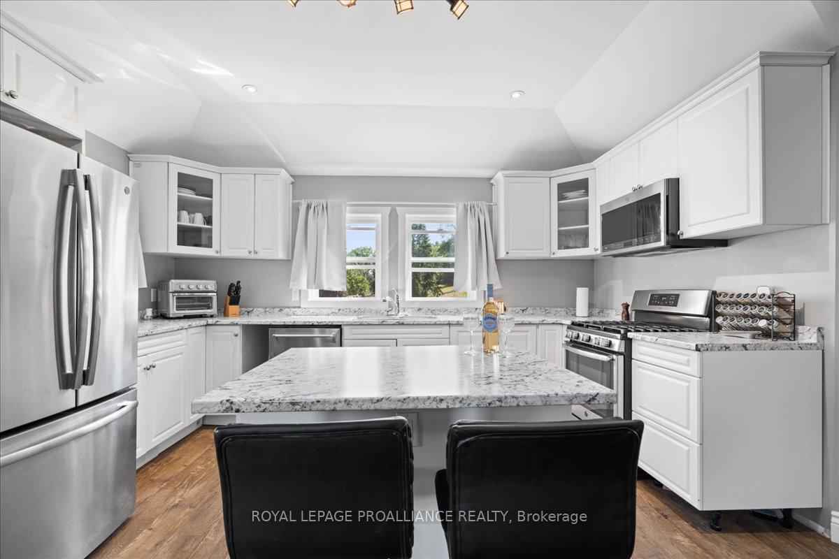 Photo 10 of 2237 County Rd 3, Prince Edward County, Ameliasburgh — HOMEH