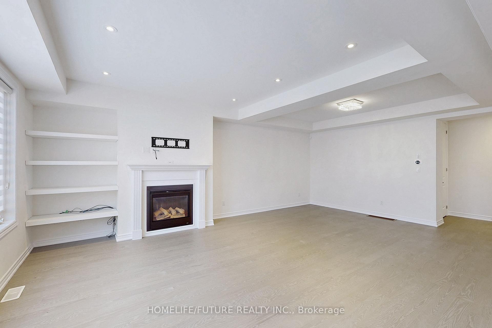 Photo 5 of Unit Main & 2 flr, 1101 Sepia Square, Pickering, Rural Pickering — HOMEH