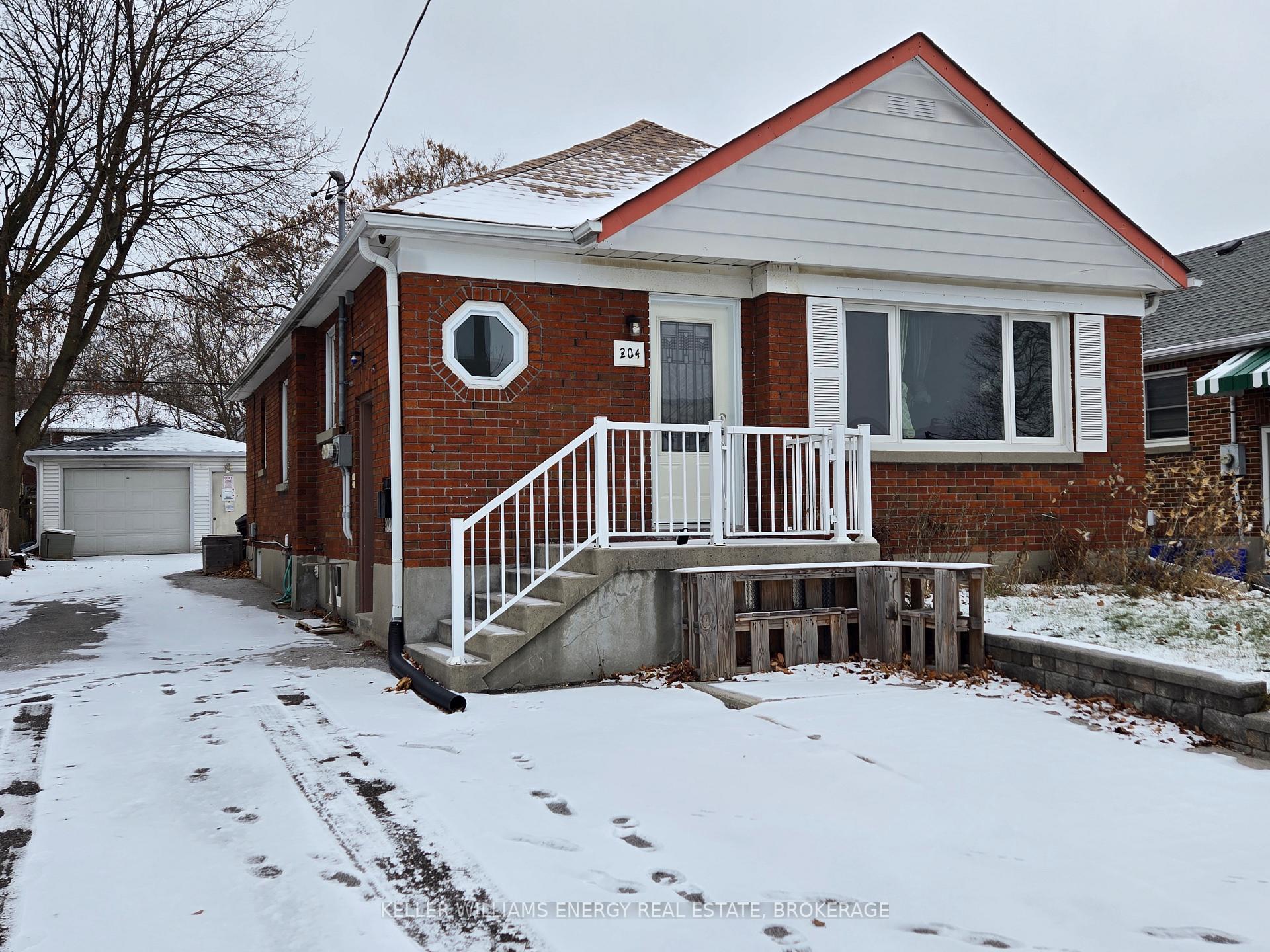 Photo 1 of Unit Upper, 204 Central Park Boulevard S, Oshawa, Central — HOMEH
