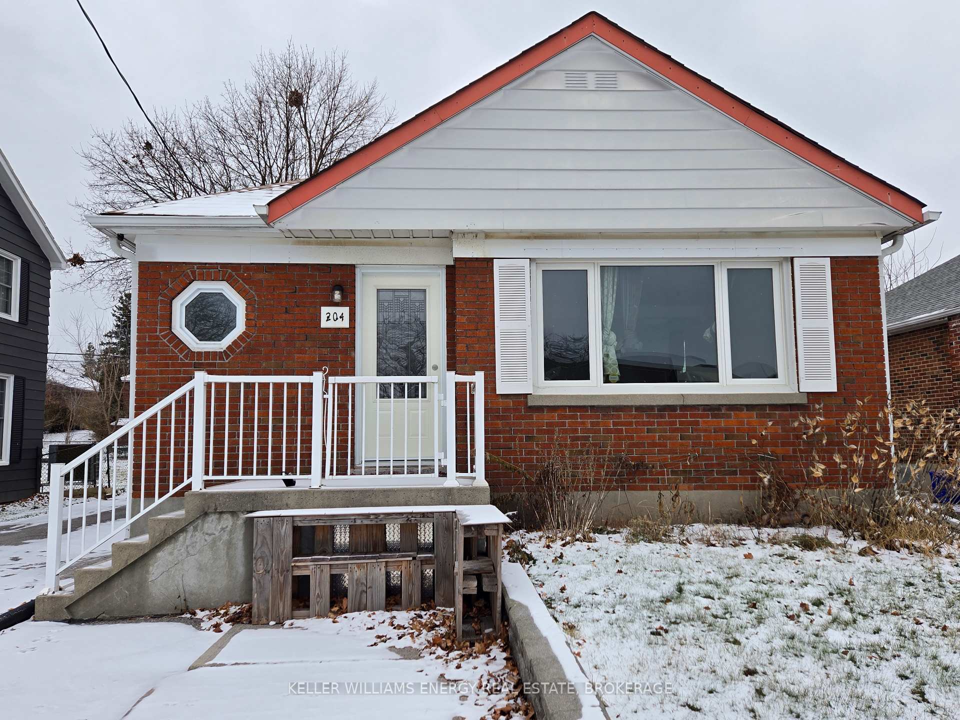 Photo 2 of Unit Upper, 204 Central Park Boulevard S, Oshawa, Central — HOMEH