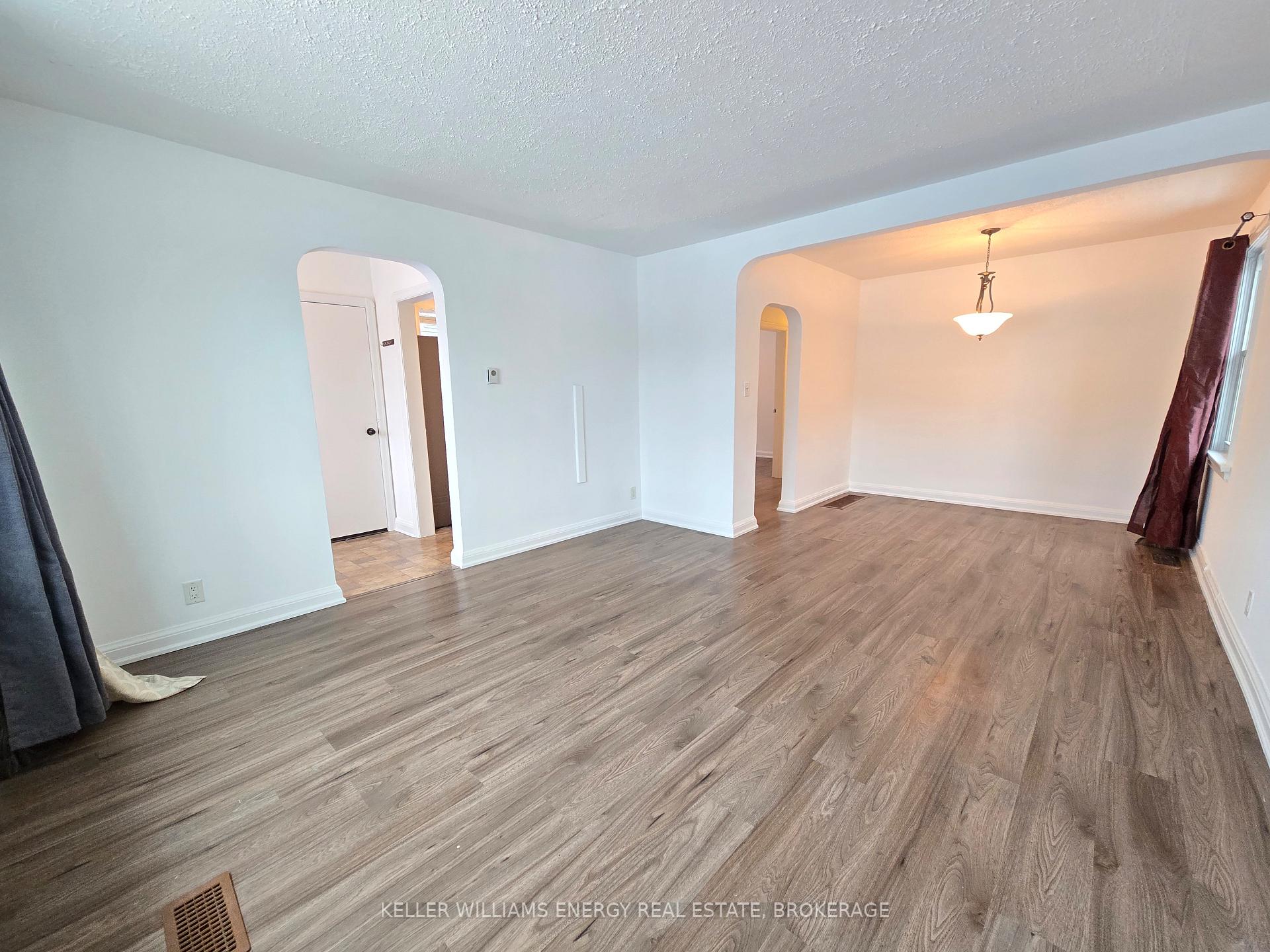 Photo 7 of Unit Upper, 204 Central Park Boulevard S, Oshawa, Central — HOMEH