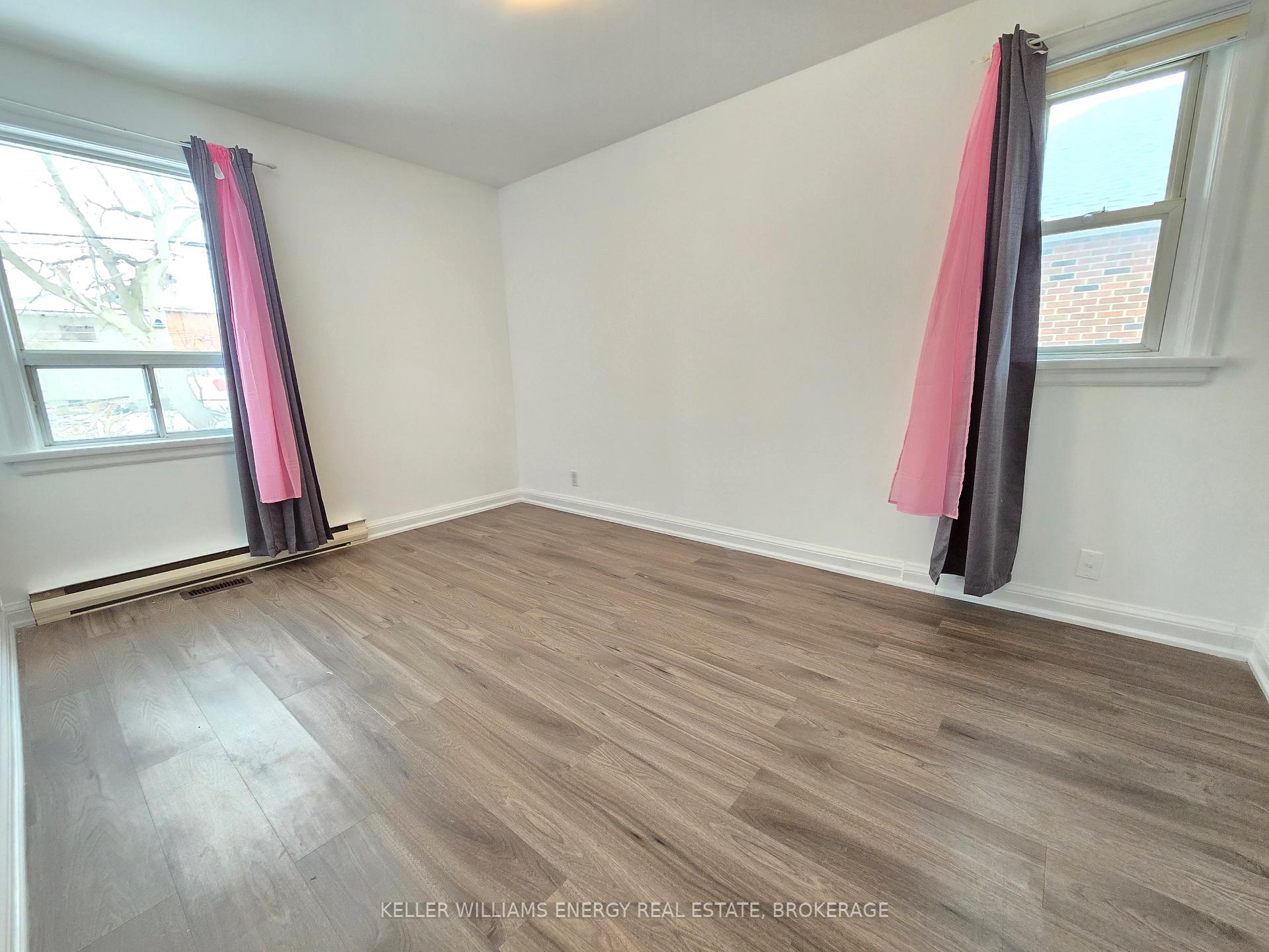 Photo 17 of Unit Upper, 204 Central Park Boulevard S, Oshawa, Central — HOMEH