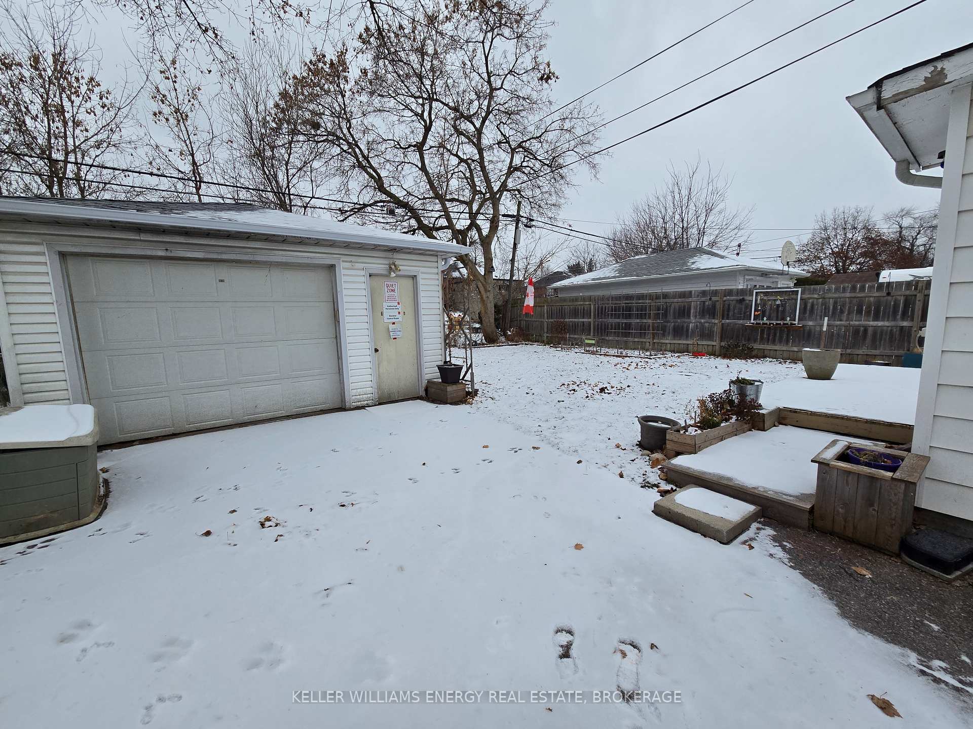 Photo 25 of Unit Upper, 204 Central Park Boulevard S, Oshawa, Central — HOMEH