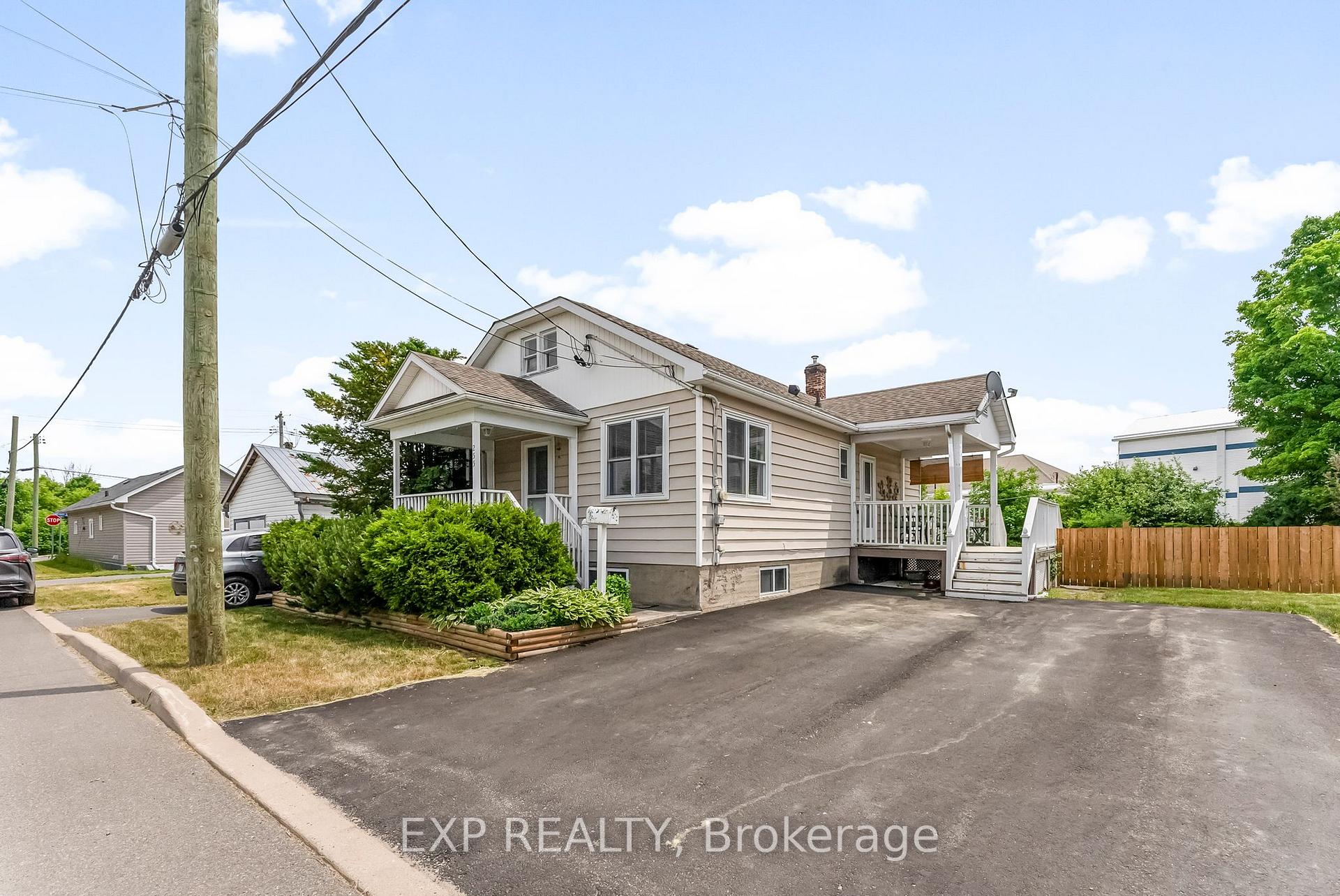 Photo 1 of 255 Arnprior Avenue, Renfrew — HOMEH