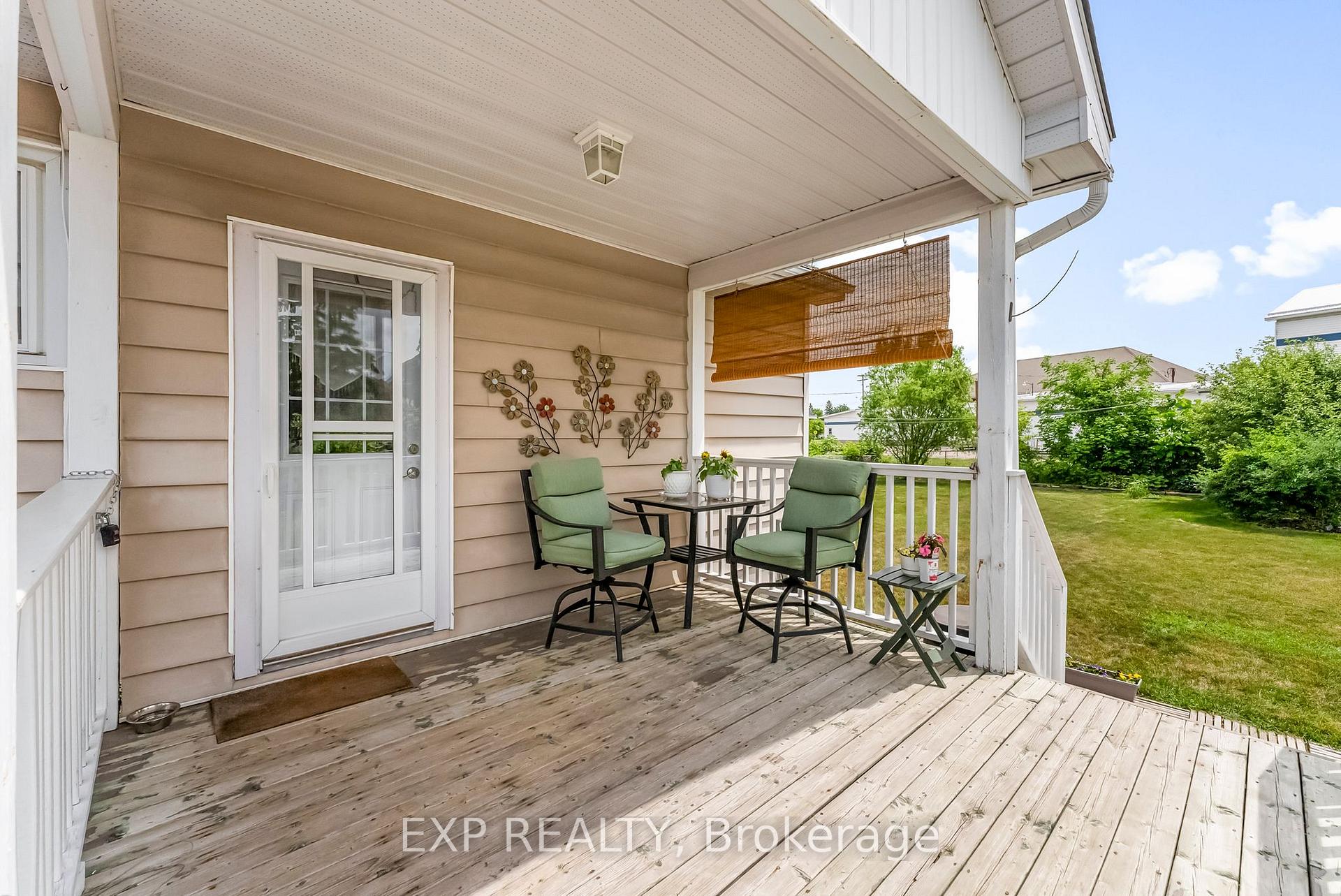 Photo 3 of 255 Arnprior Avenue, Renfrew — HOMEH