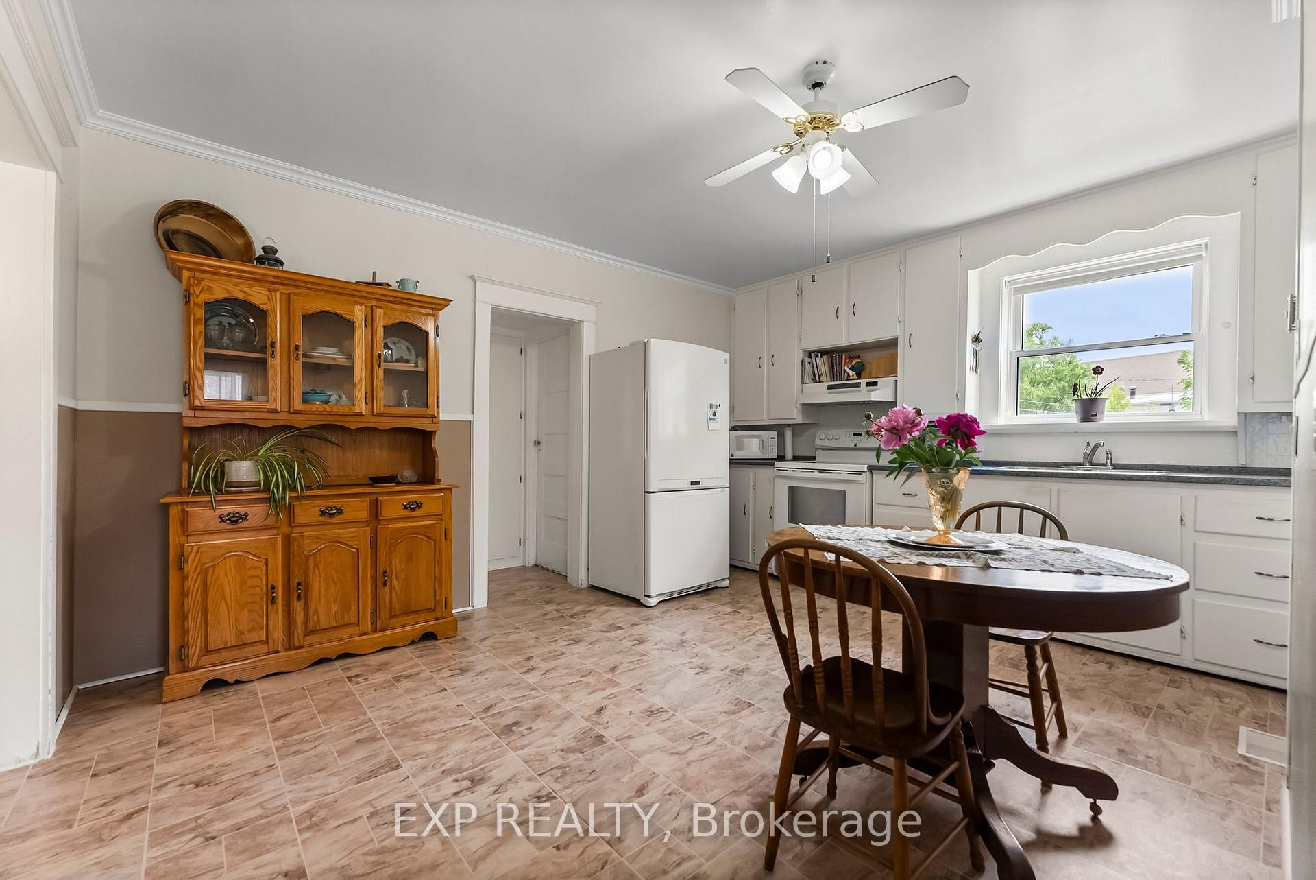 Photo 16 of 255 Arnprior Avenue, Renfrew — HOMEH