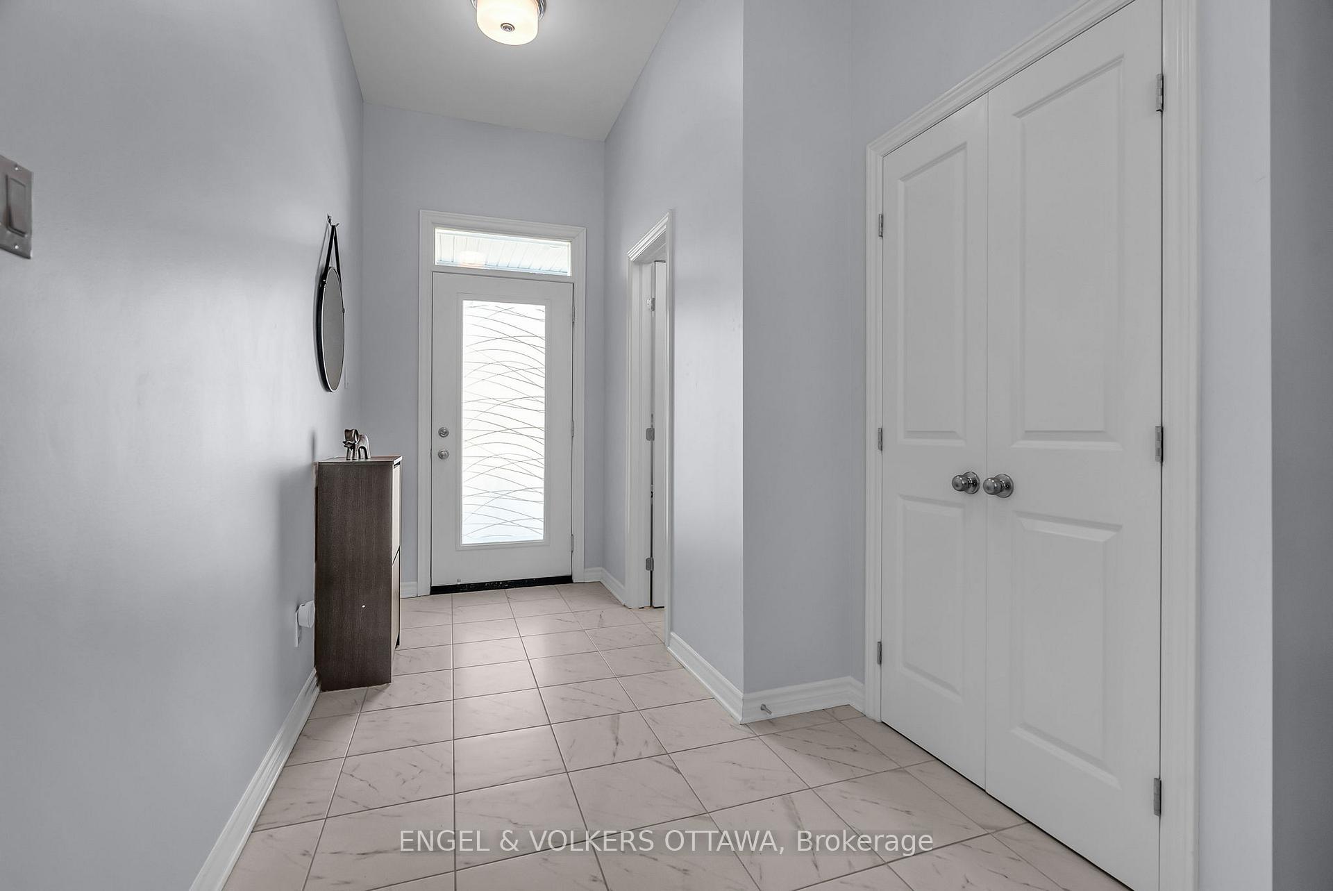 Photo 3 of 887 Antonio Farley Street, Ottawa, Camelot — HOMEH