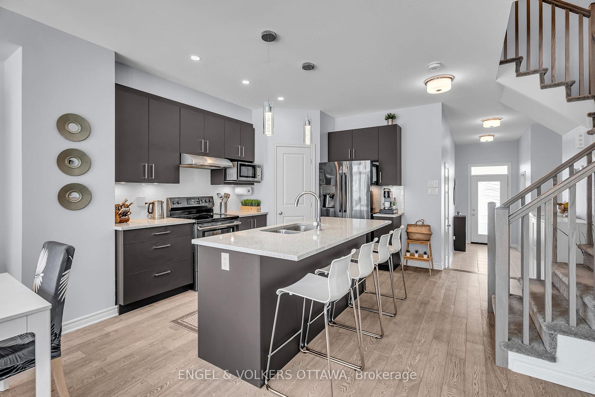 Photo 6 of 887 Antonio Farley Street, Ottawa, Camelot — HOMEH